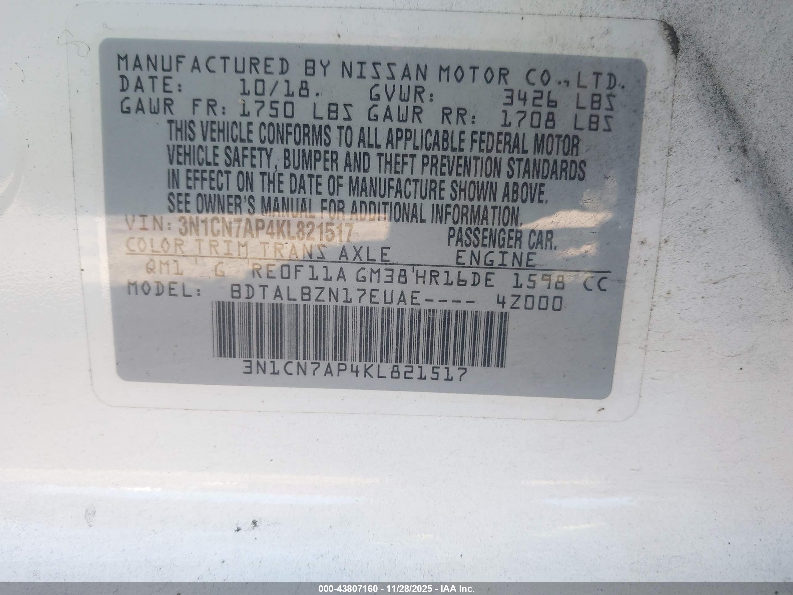 NISSAN VERSA image 9