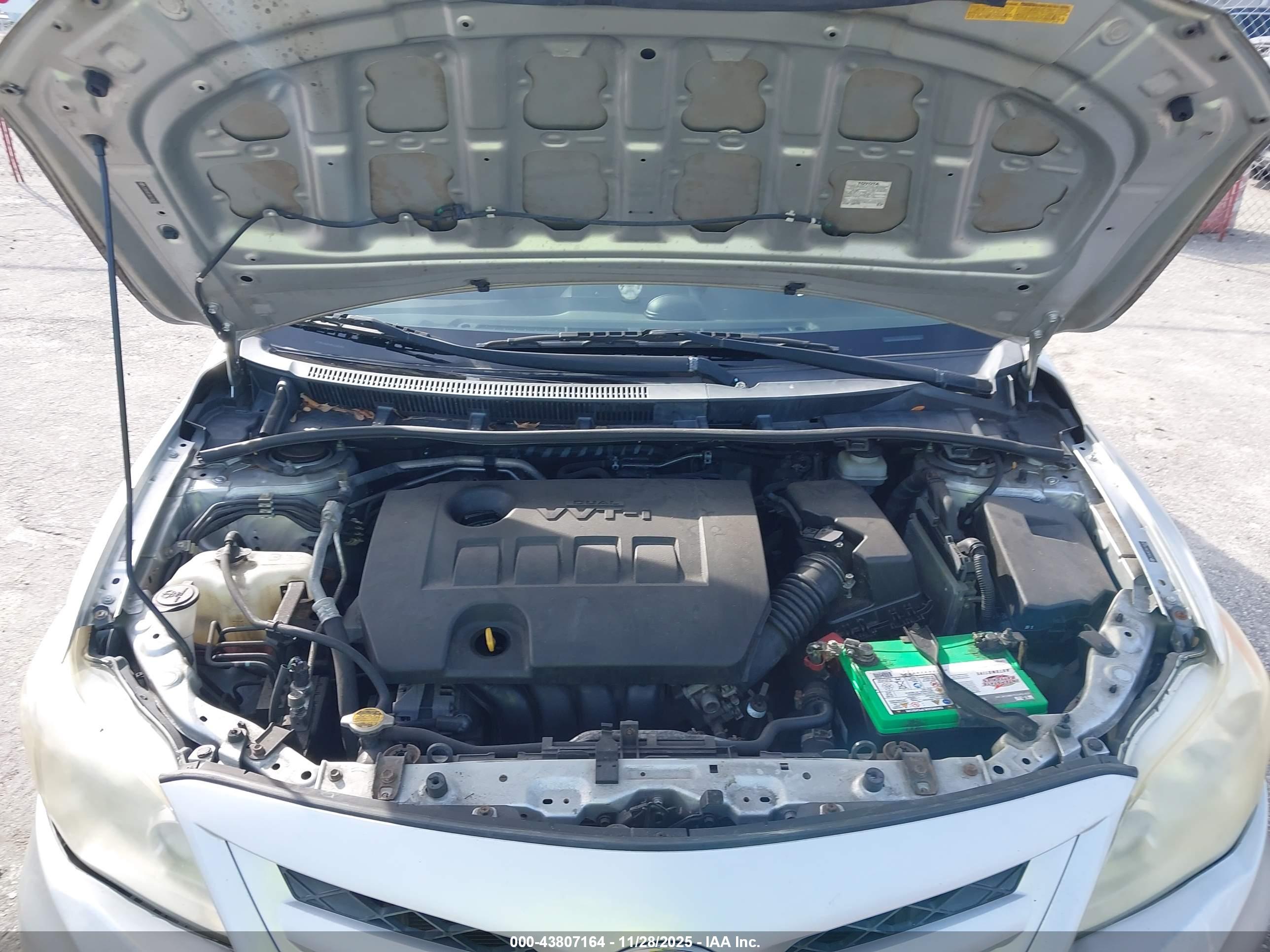 TOYOTA COROLLA image 10