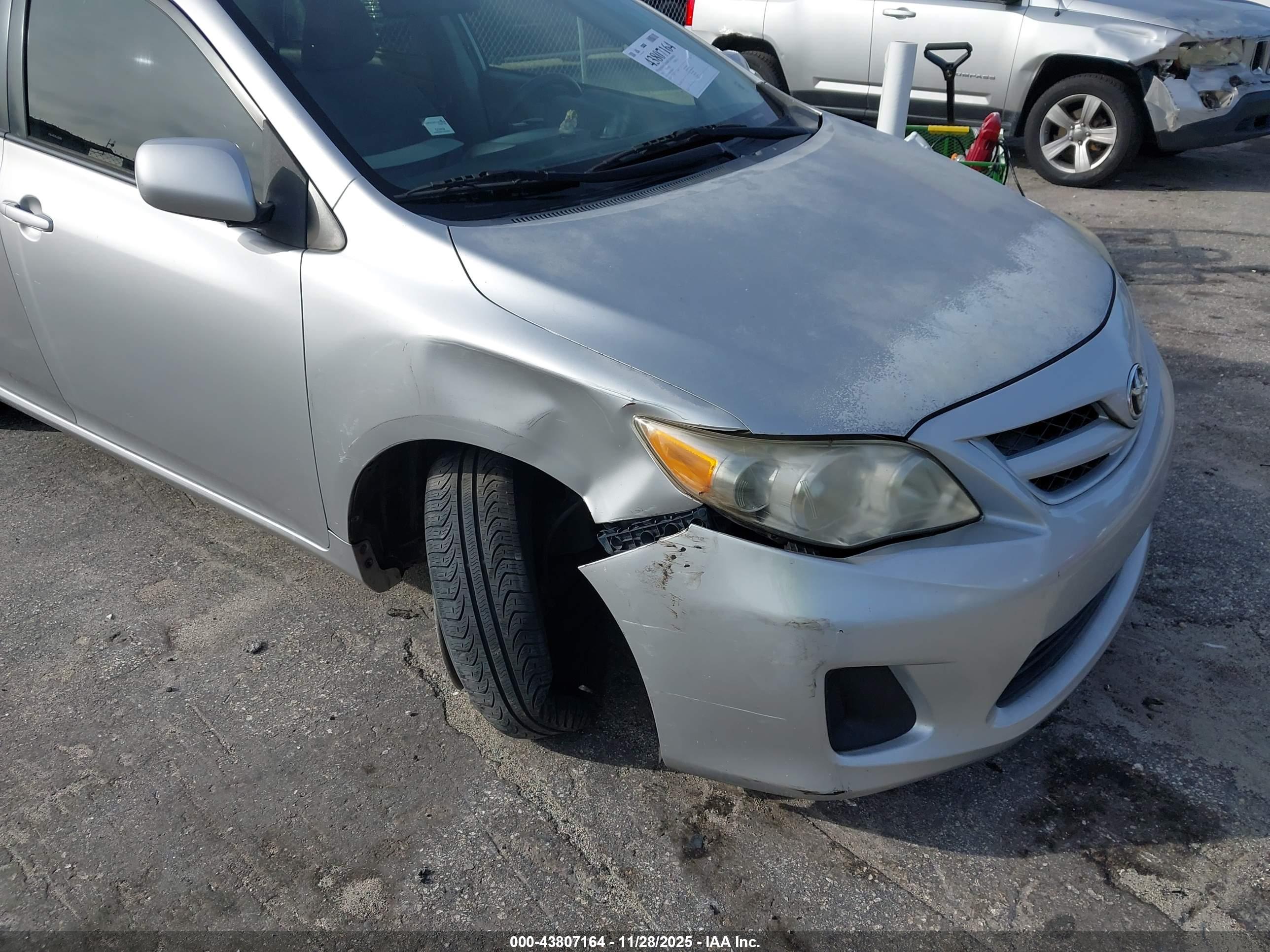 TOYOTA COROLLA image 6