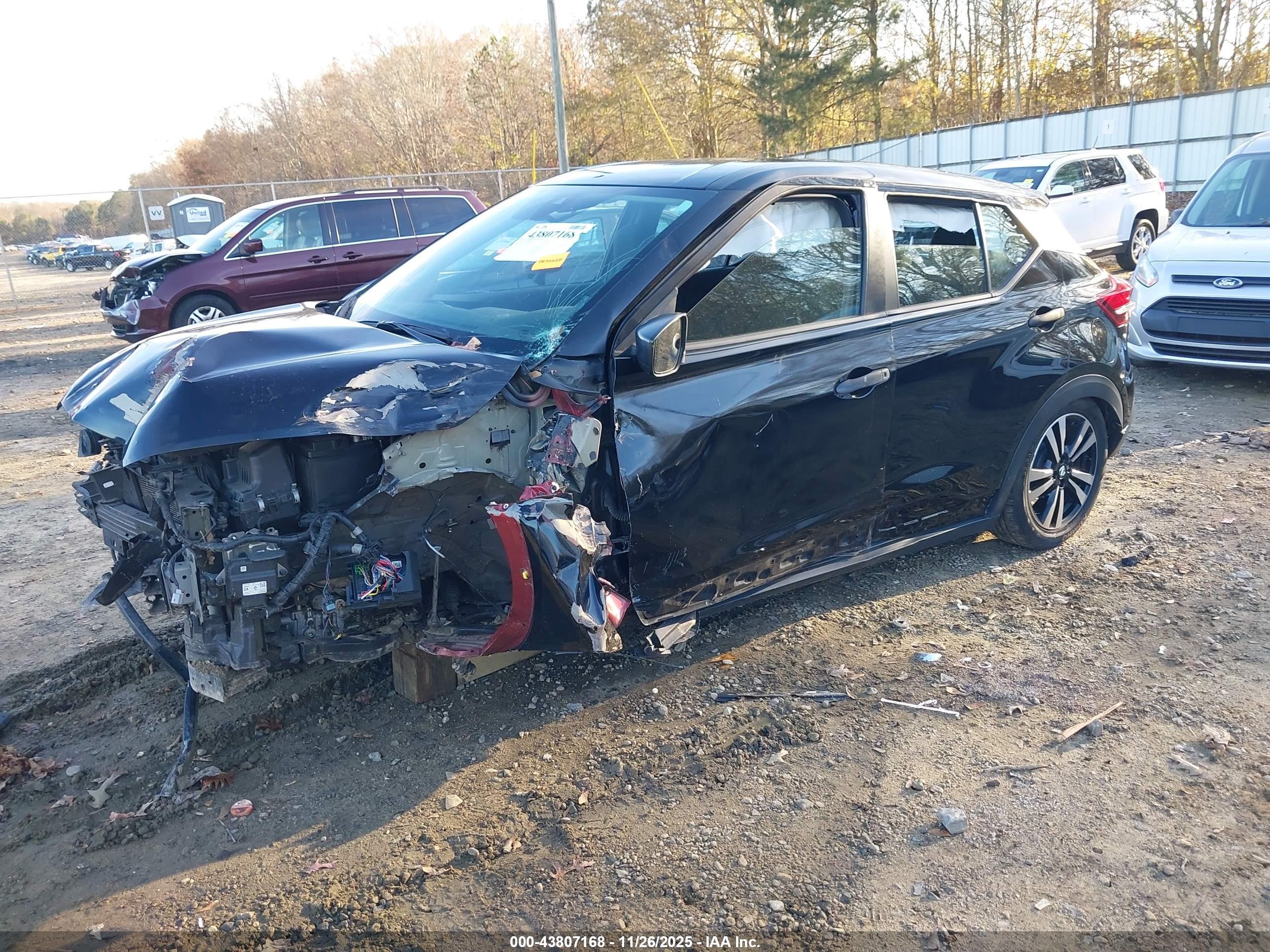 NISSAN KICKS image 2