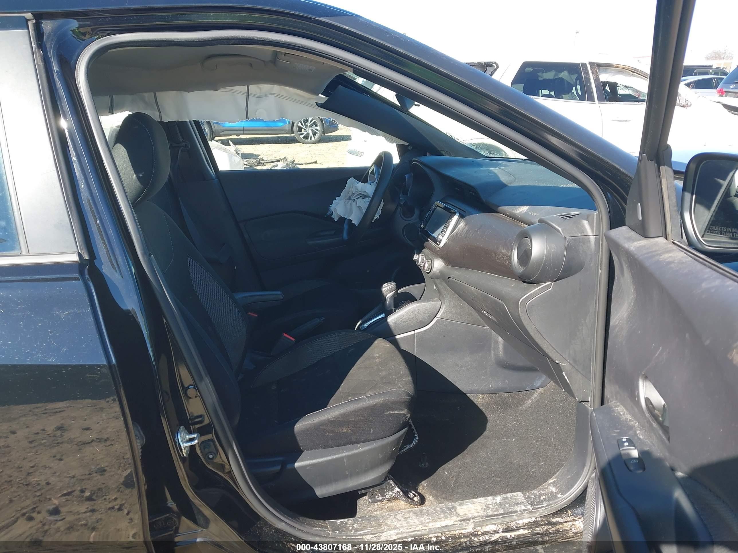 NISSAN KICKS image 5