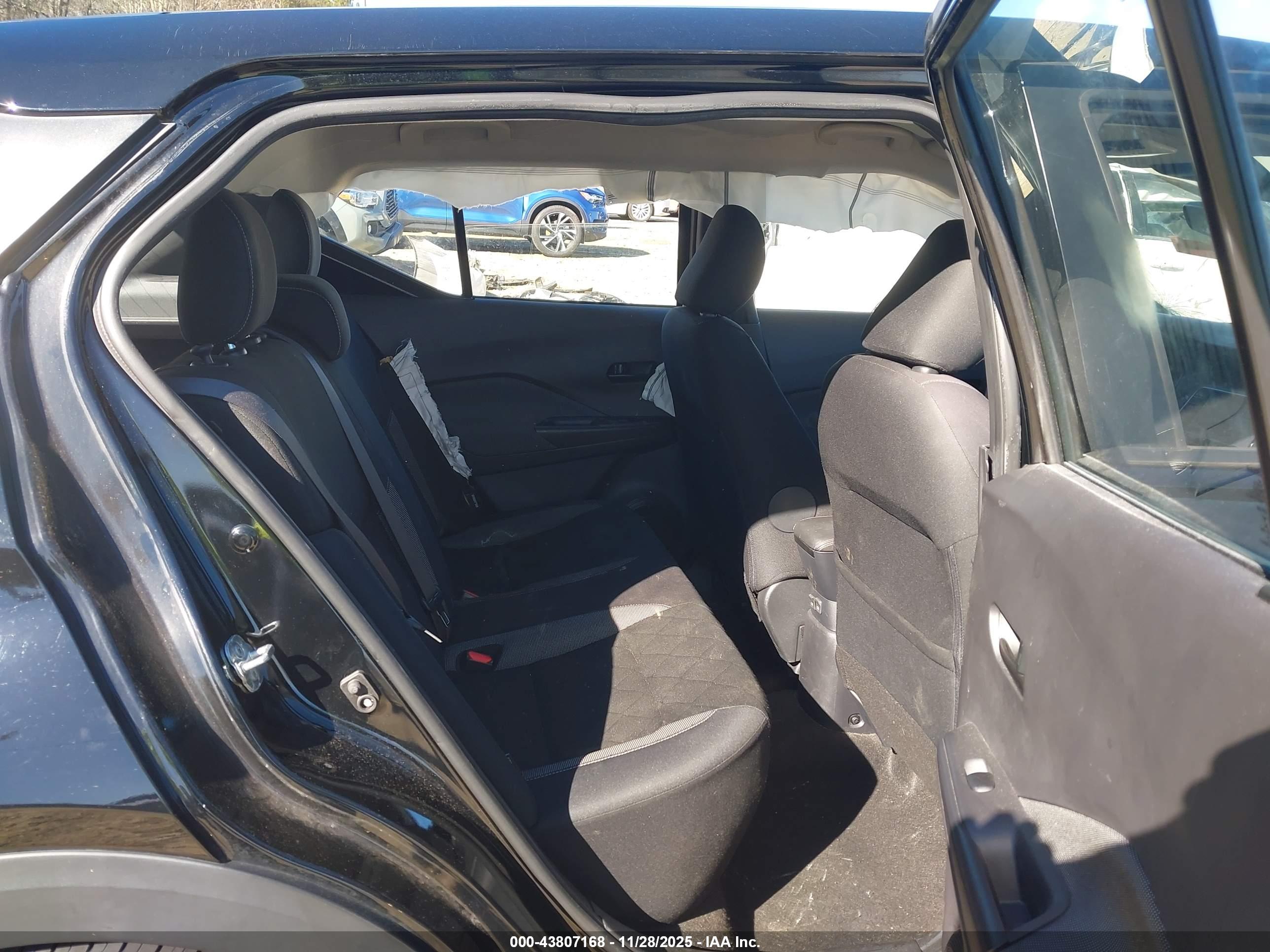 NISSAN KICKS image 8