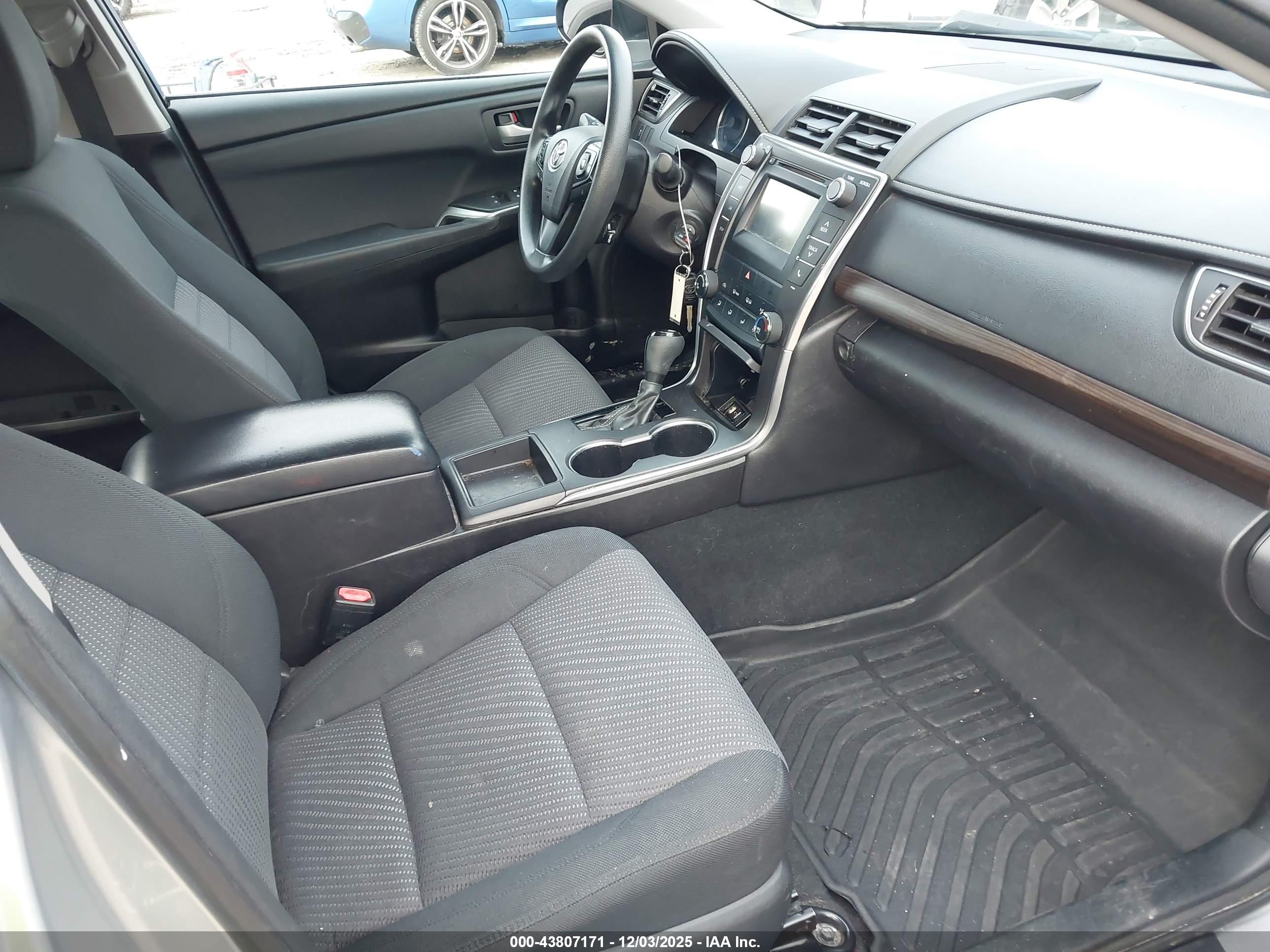 TOYOTA CAMRY image 5