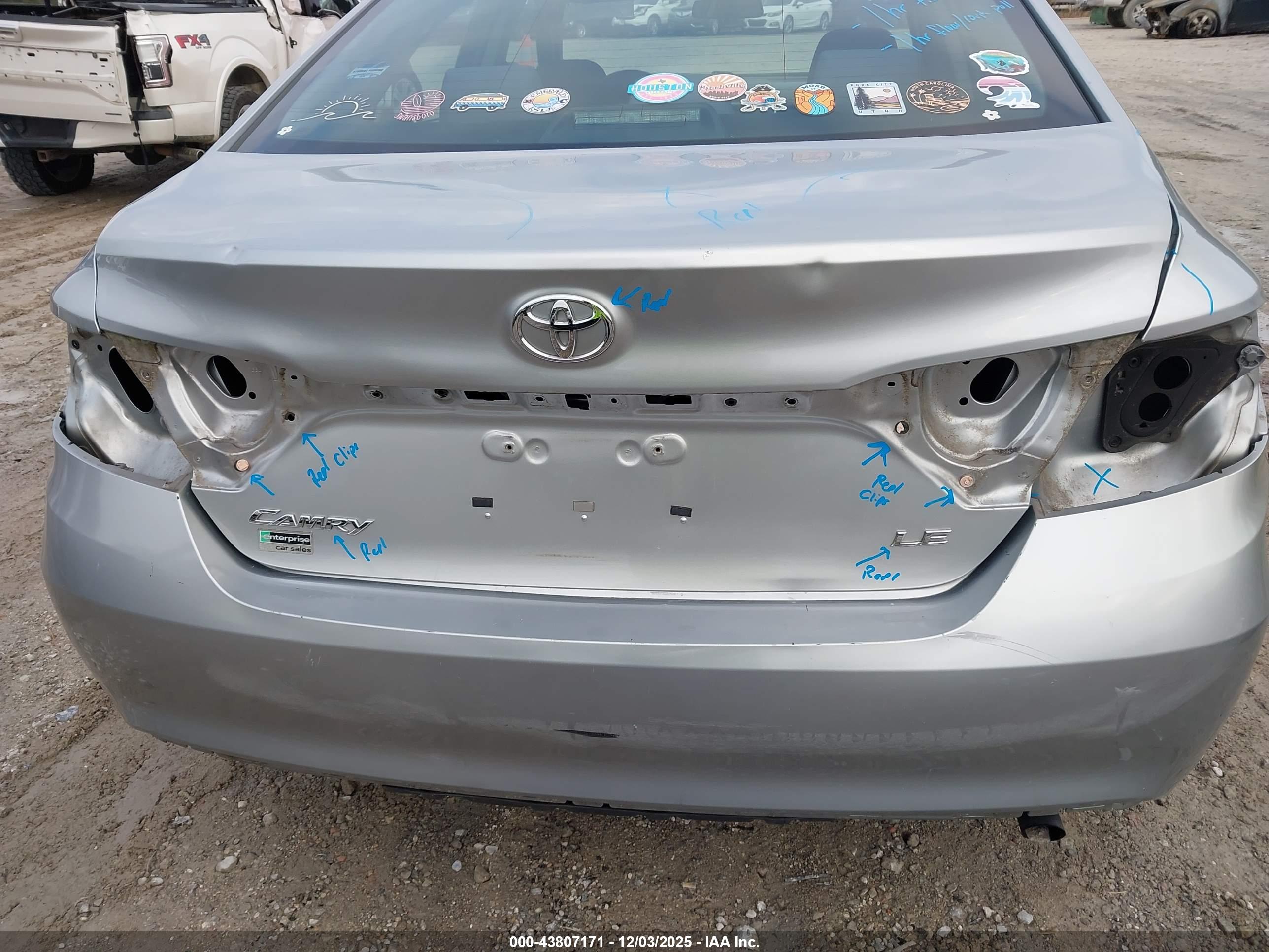 TOYOTA CAMRY image 6