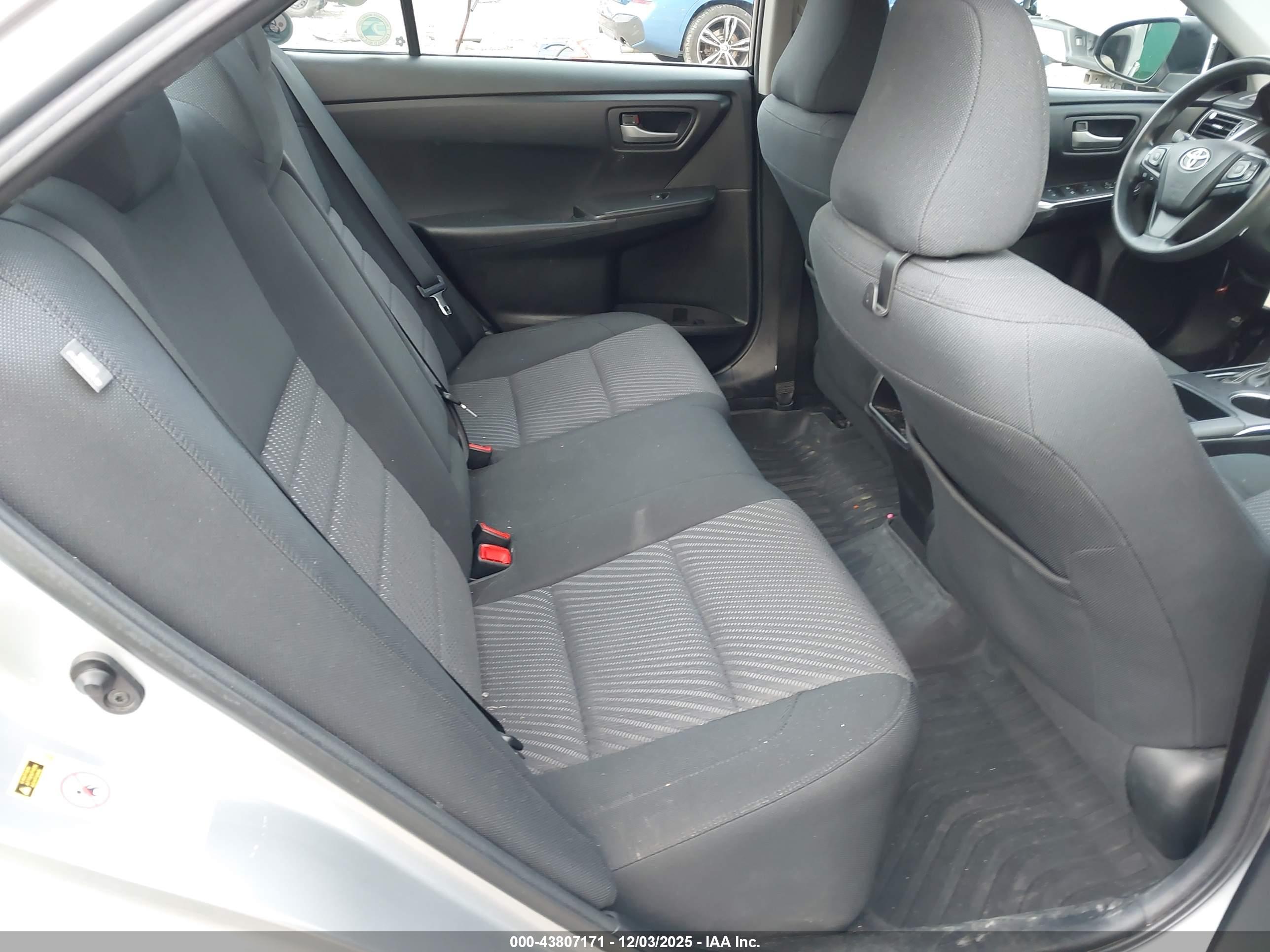 TOYOTA CAMRY image 8