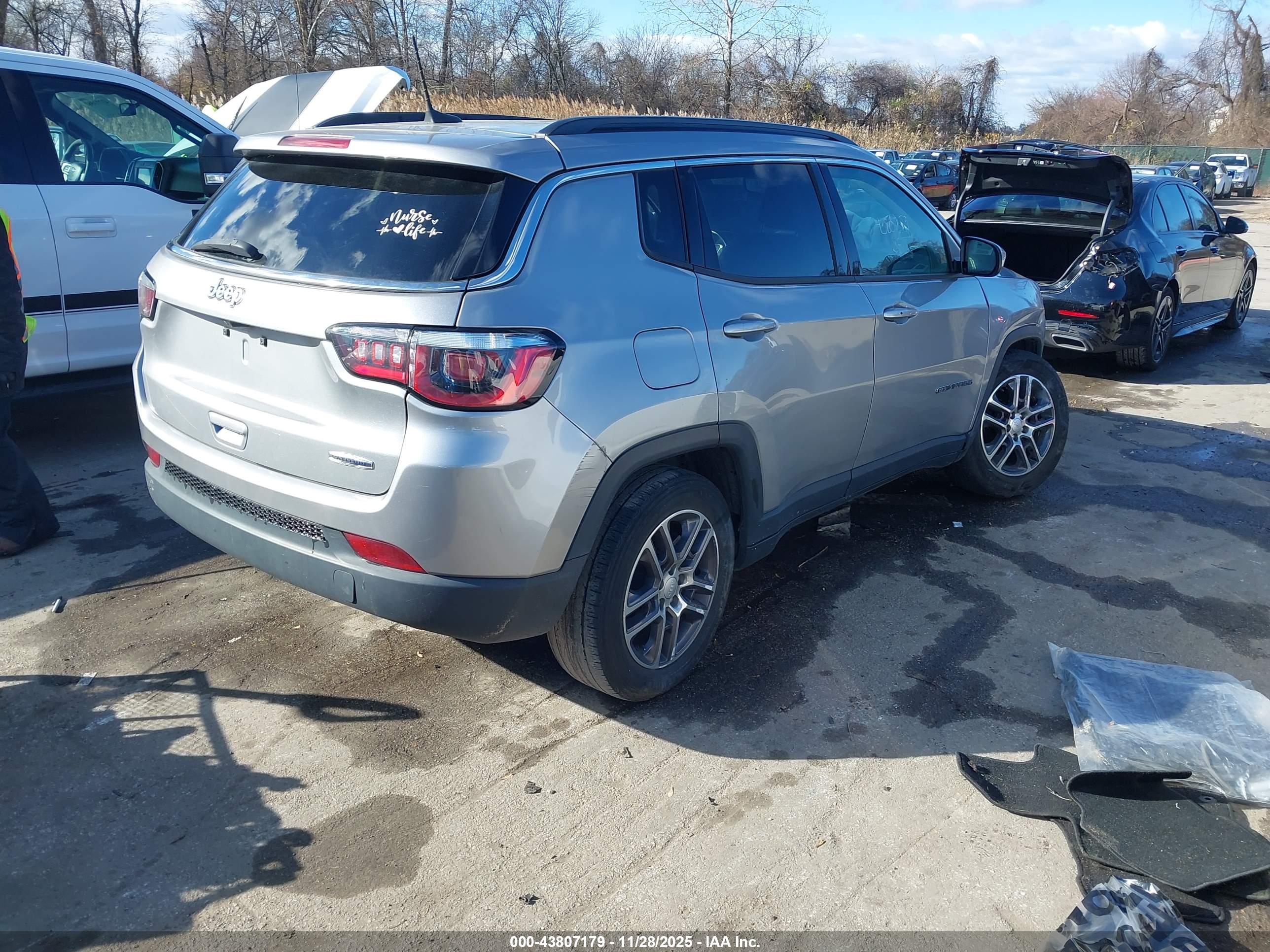 JEEP COMPASS image 4