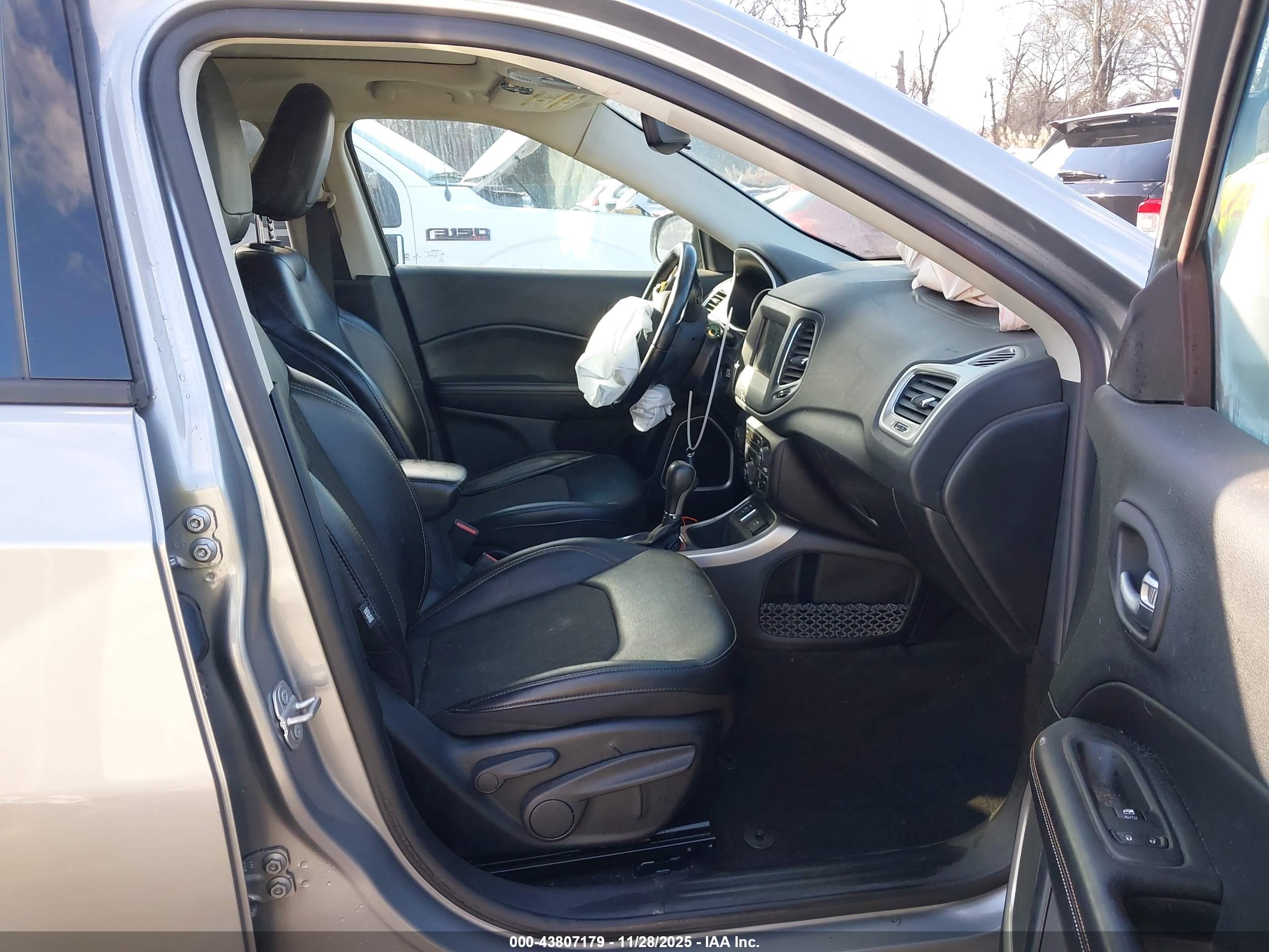 JEEP COMPASS image 5