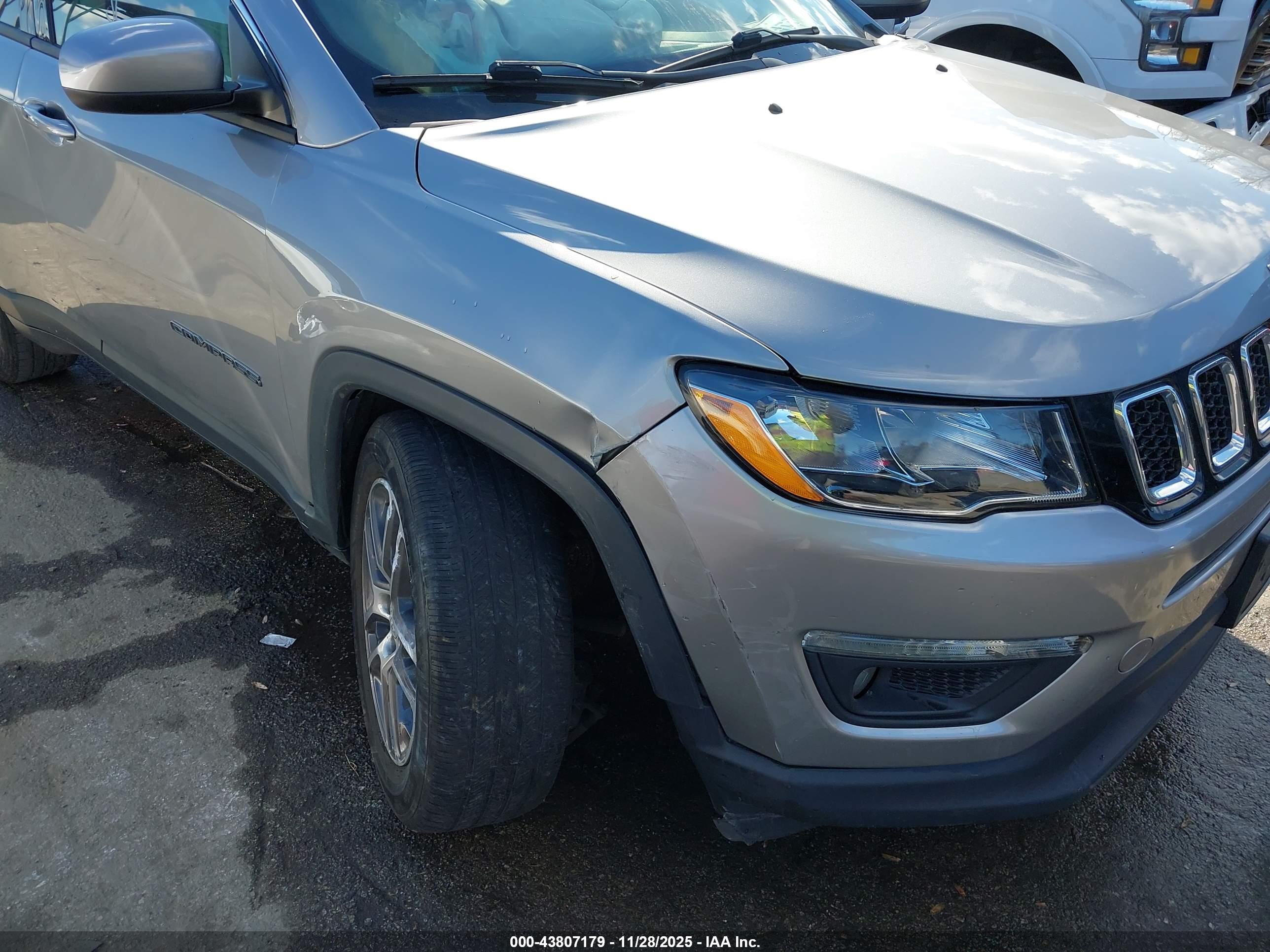 JEEP COMPASS image 6