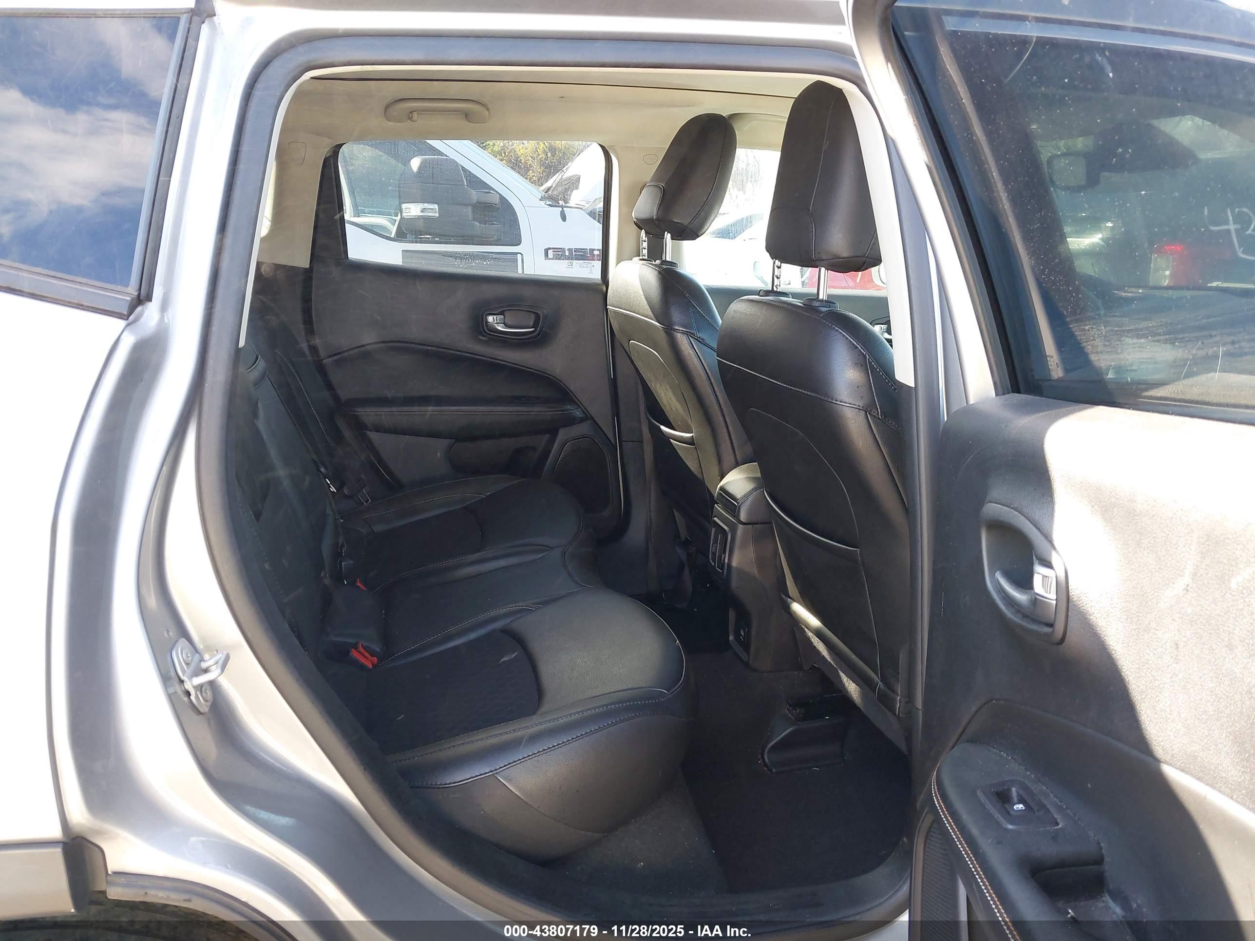 JEEP COMPASS image 8