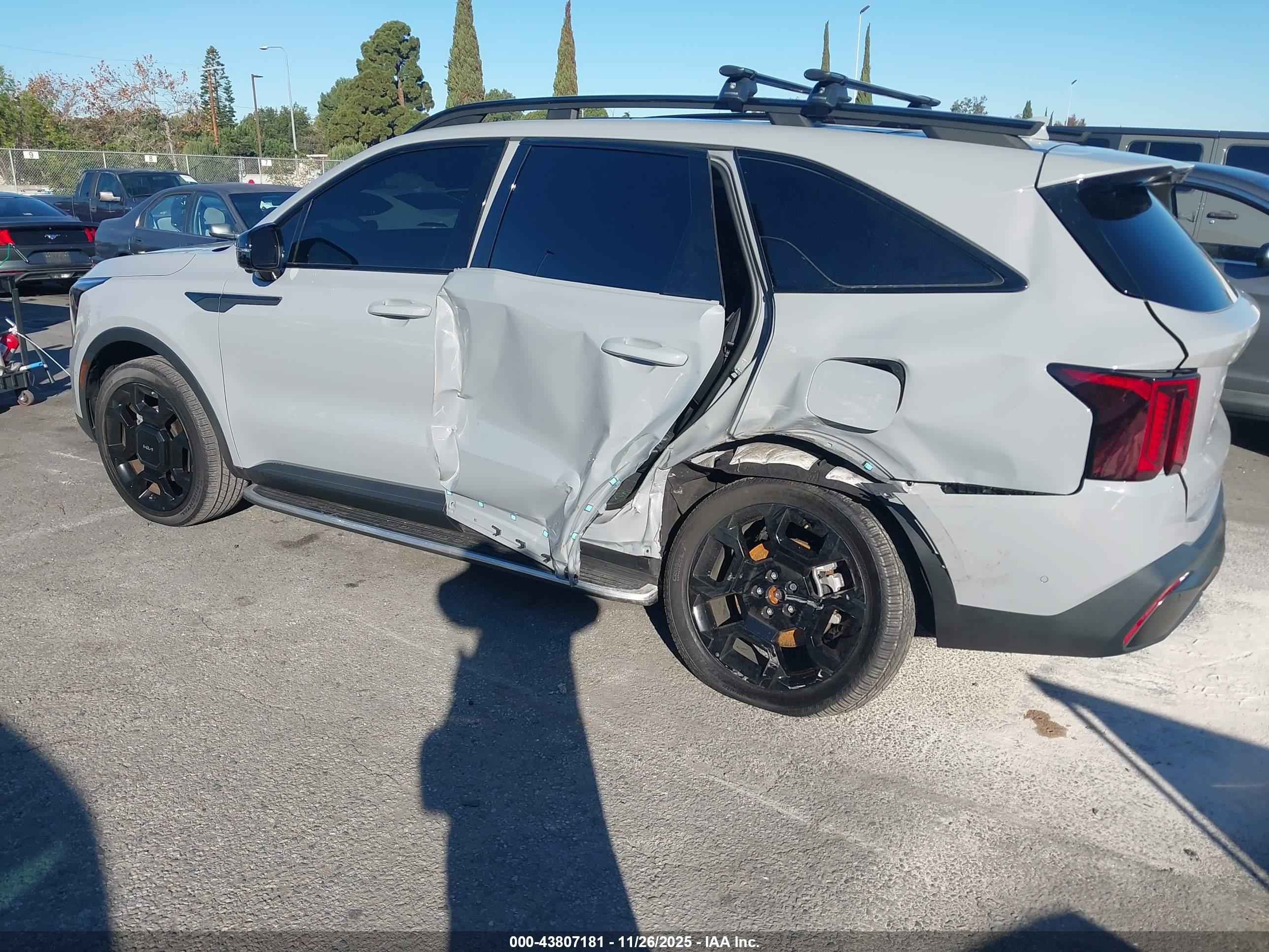 KIA SORENTO image 3