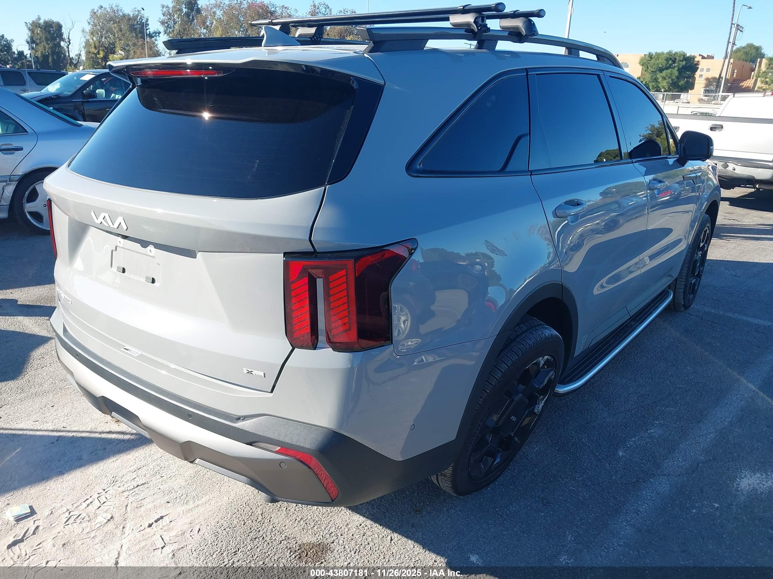 KIA SORENTO image 4