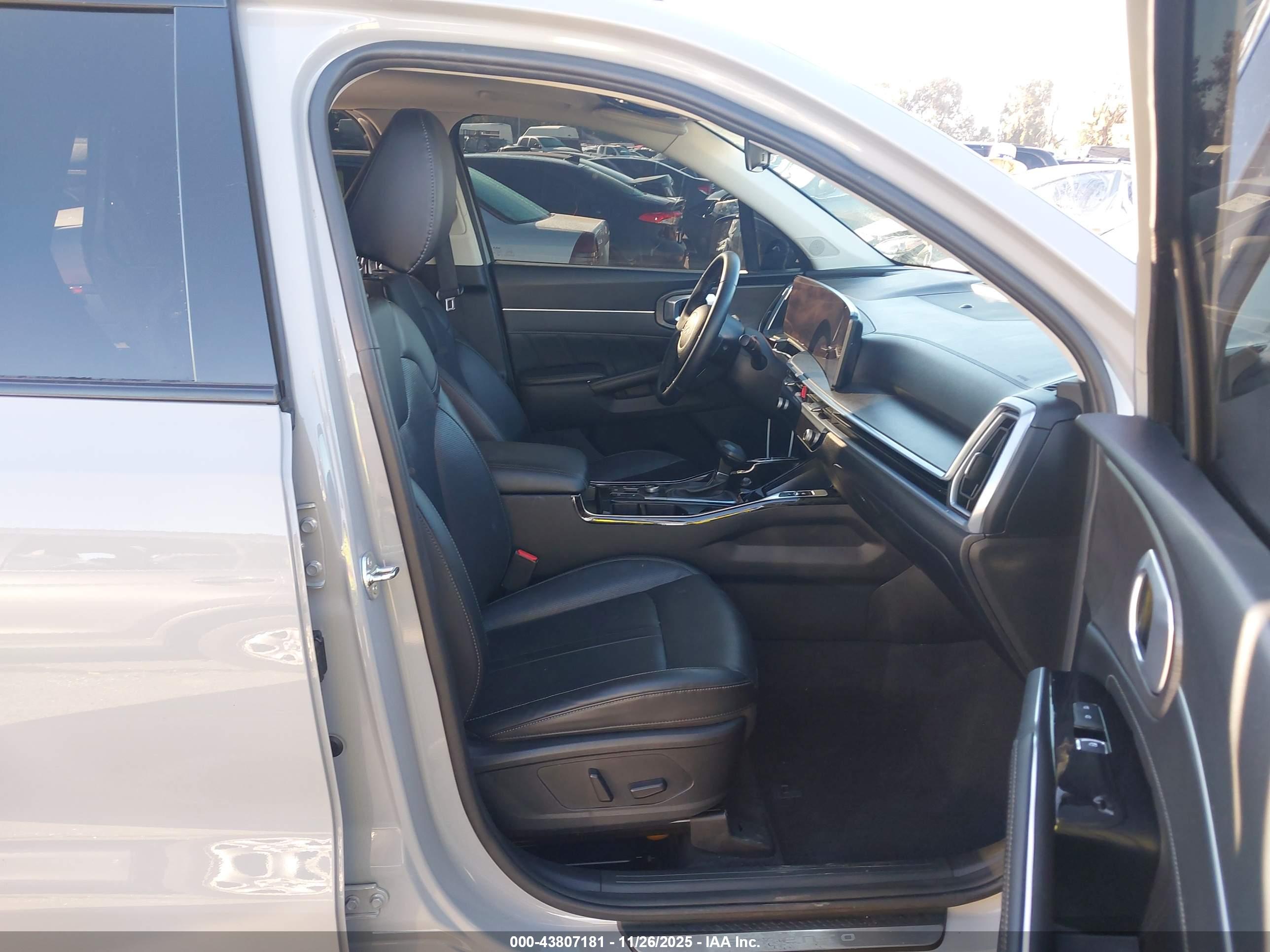 KIA SORENTO image 5