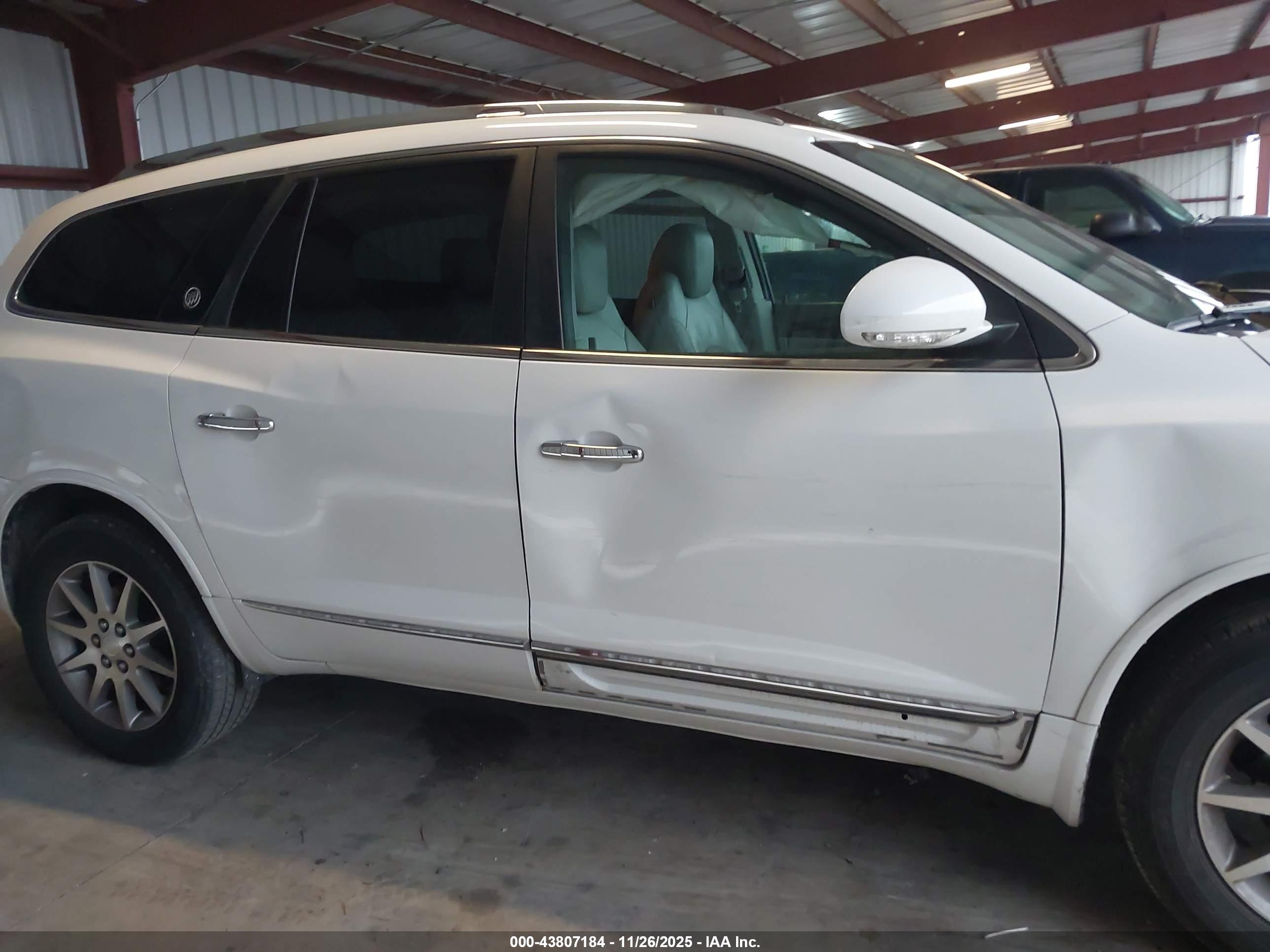 BUICK ENCLAVE image 6