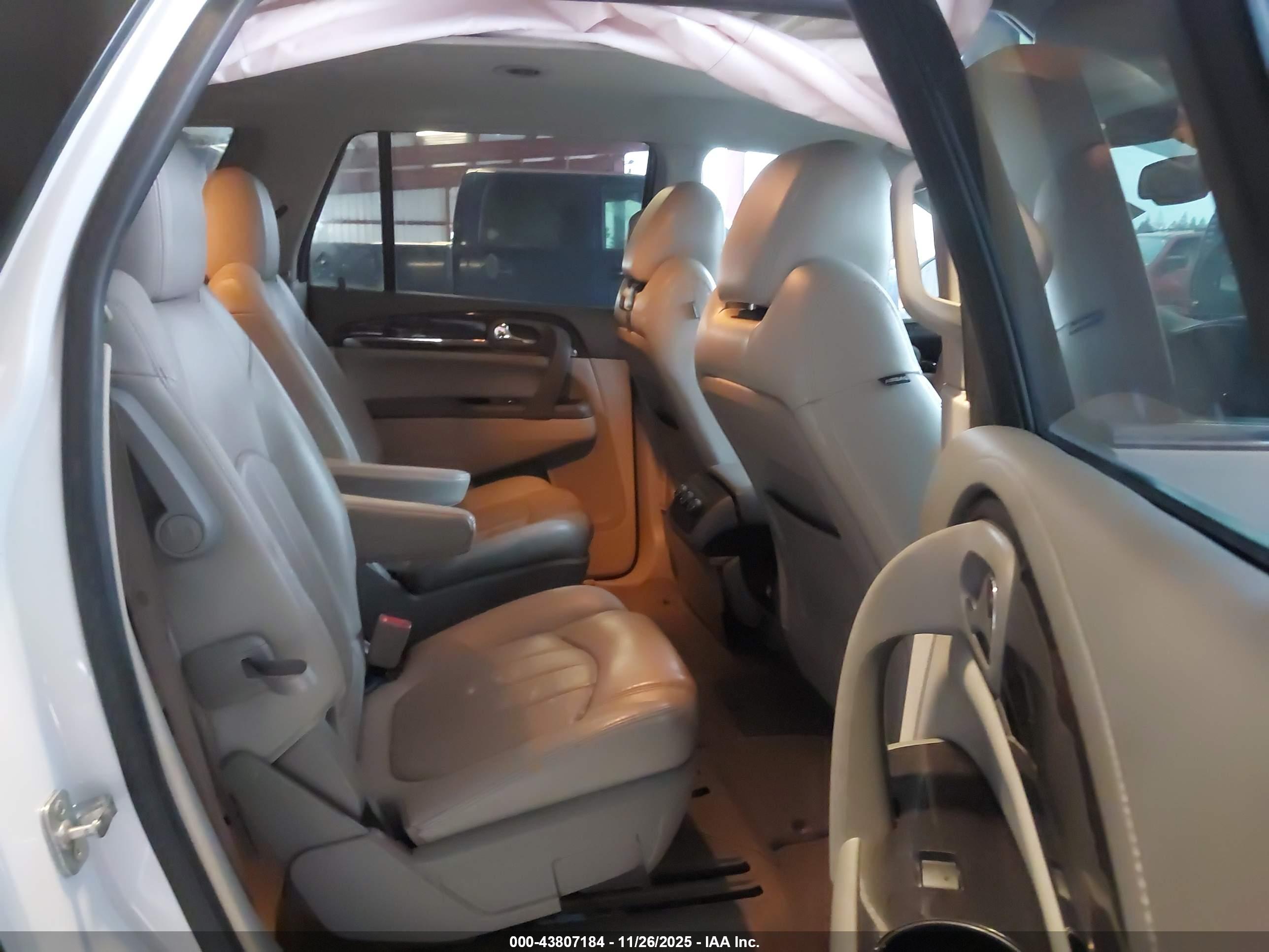 BUICK ENCLAVE image 8