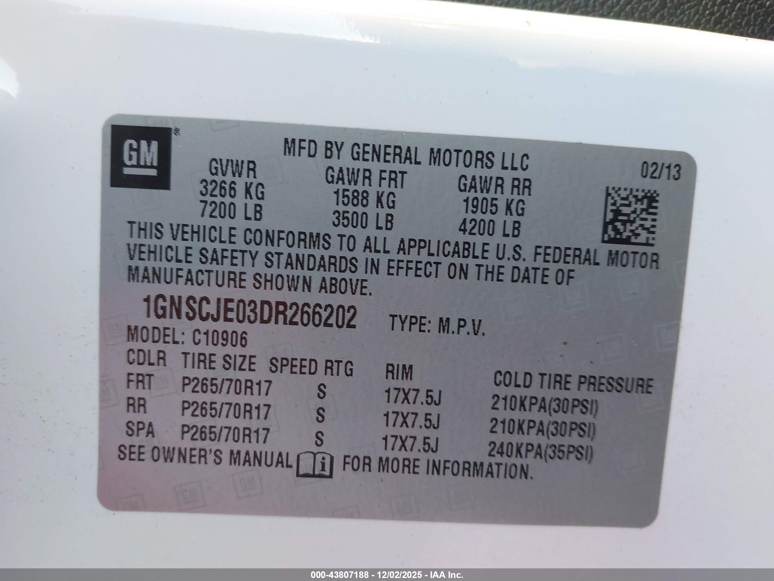 CHEVROLET SUBURBAN image 9