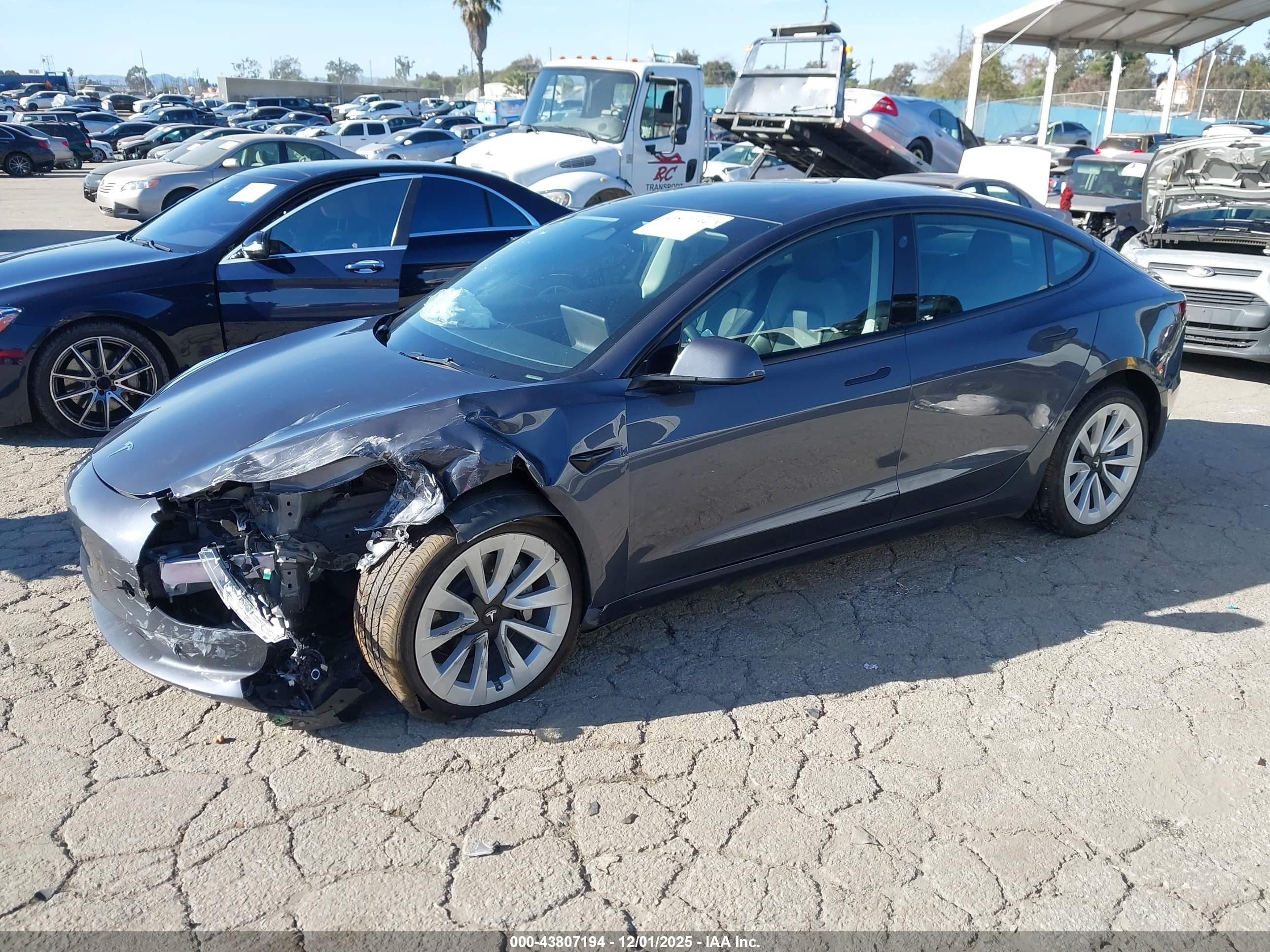 TESLA MODEL image 2
