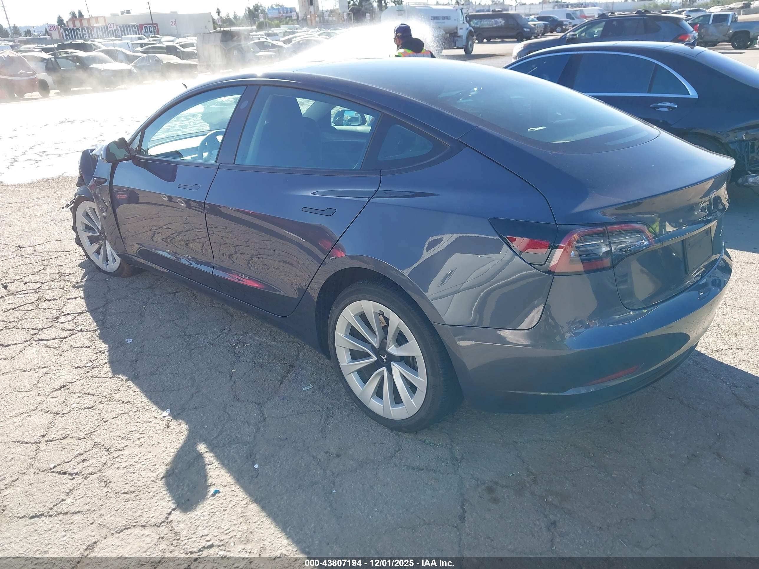TESLA MODEL image 3