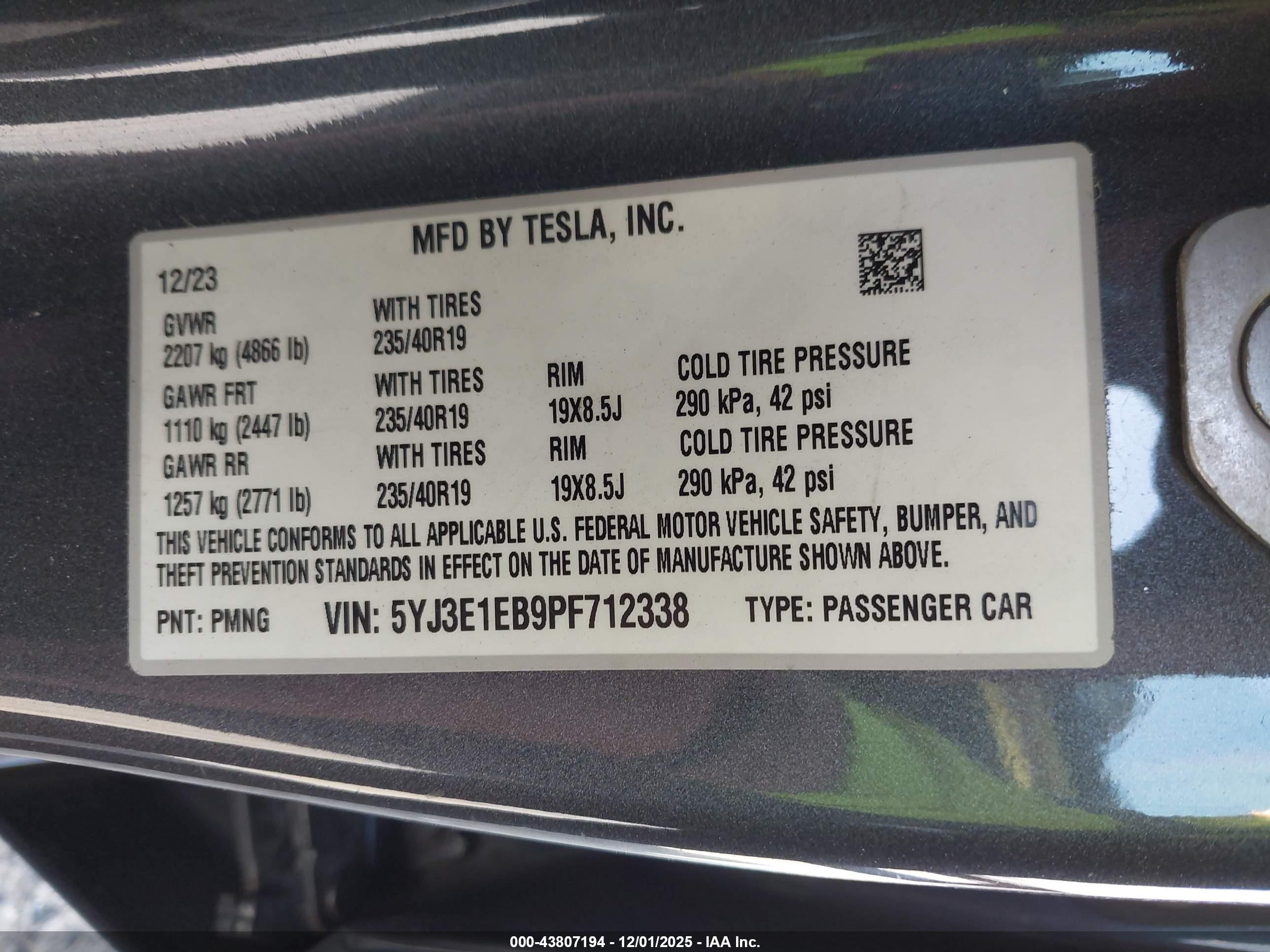 TESLA MODEL image 9