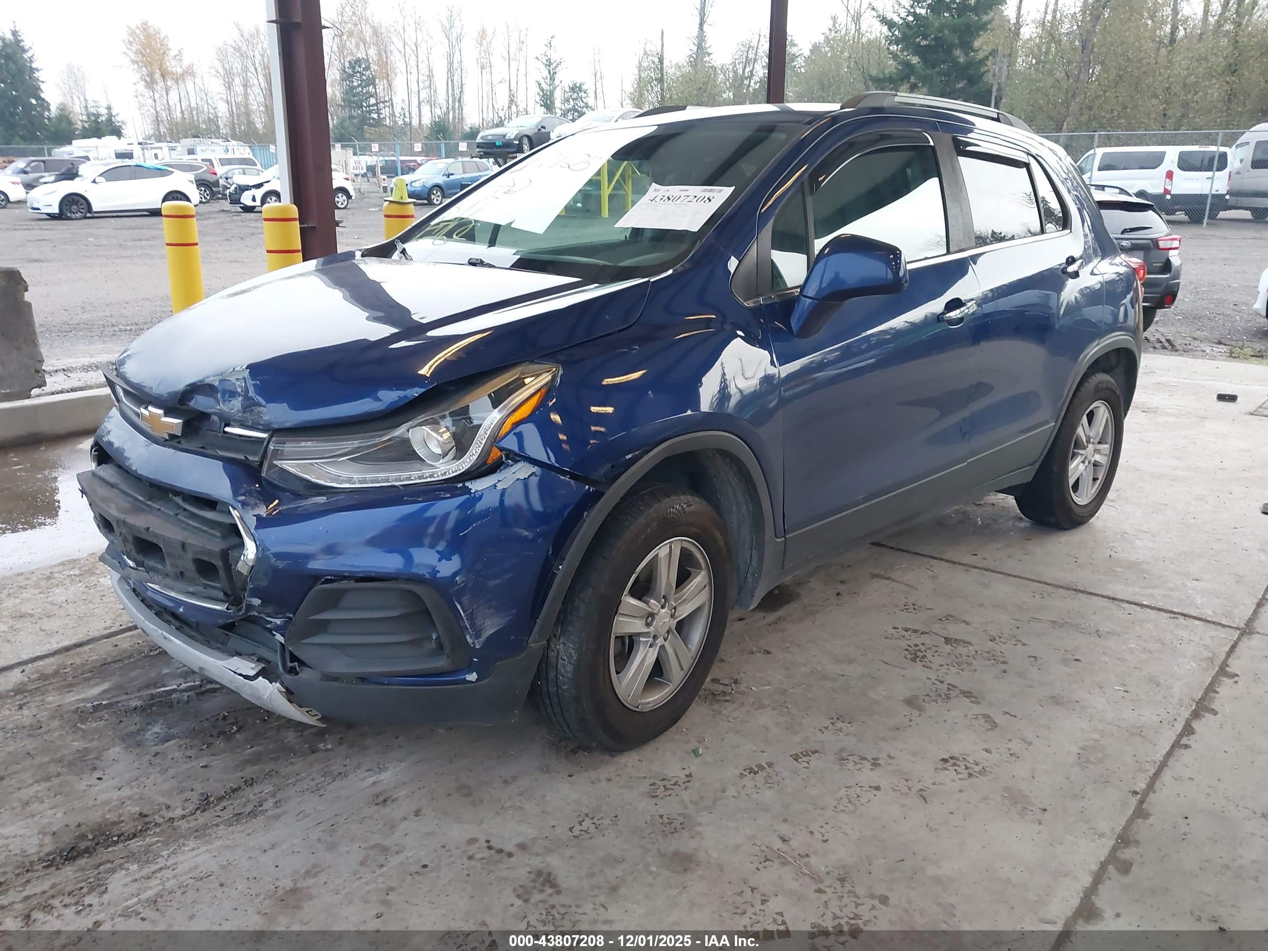 CHEVROLET TRAX image 2