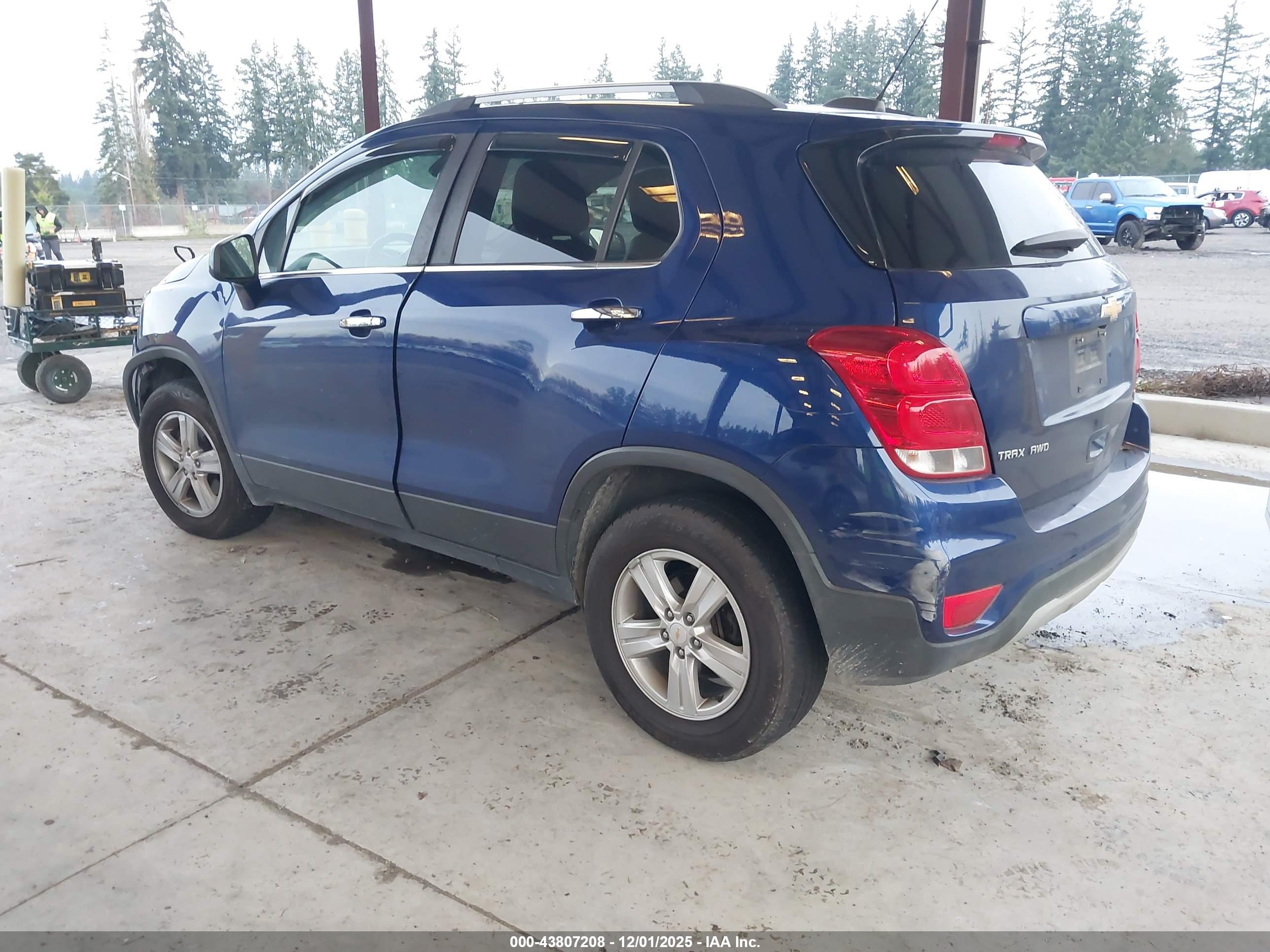 CHEVROLET TRAX image 3