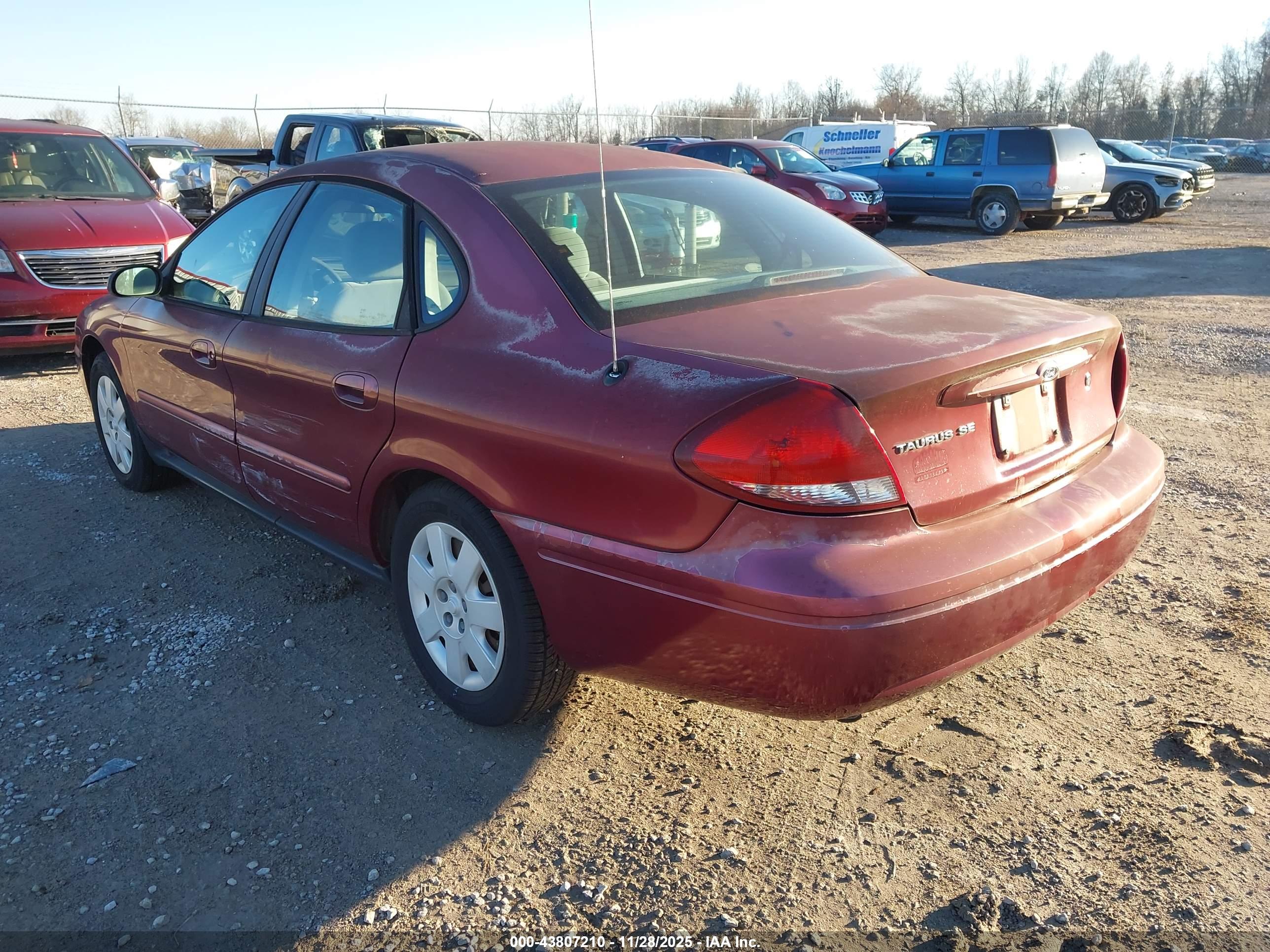 FORD TAURUS image 3