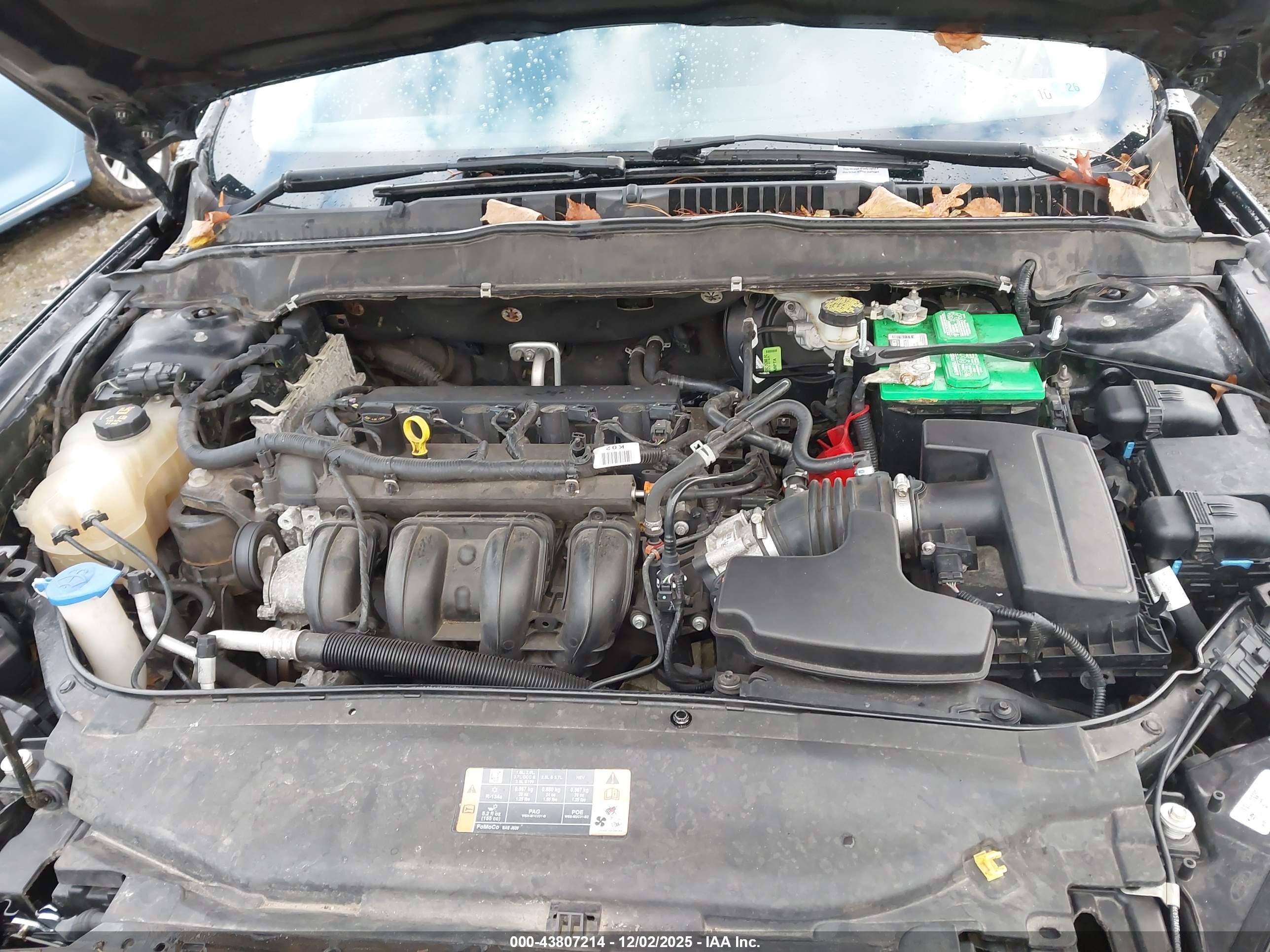 FORD FUSION image 10