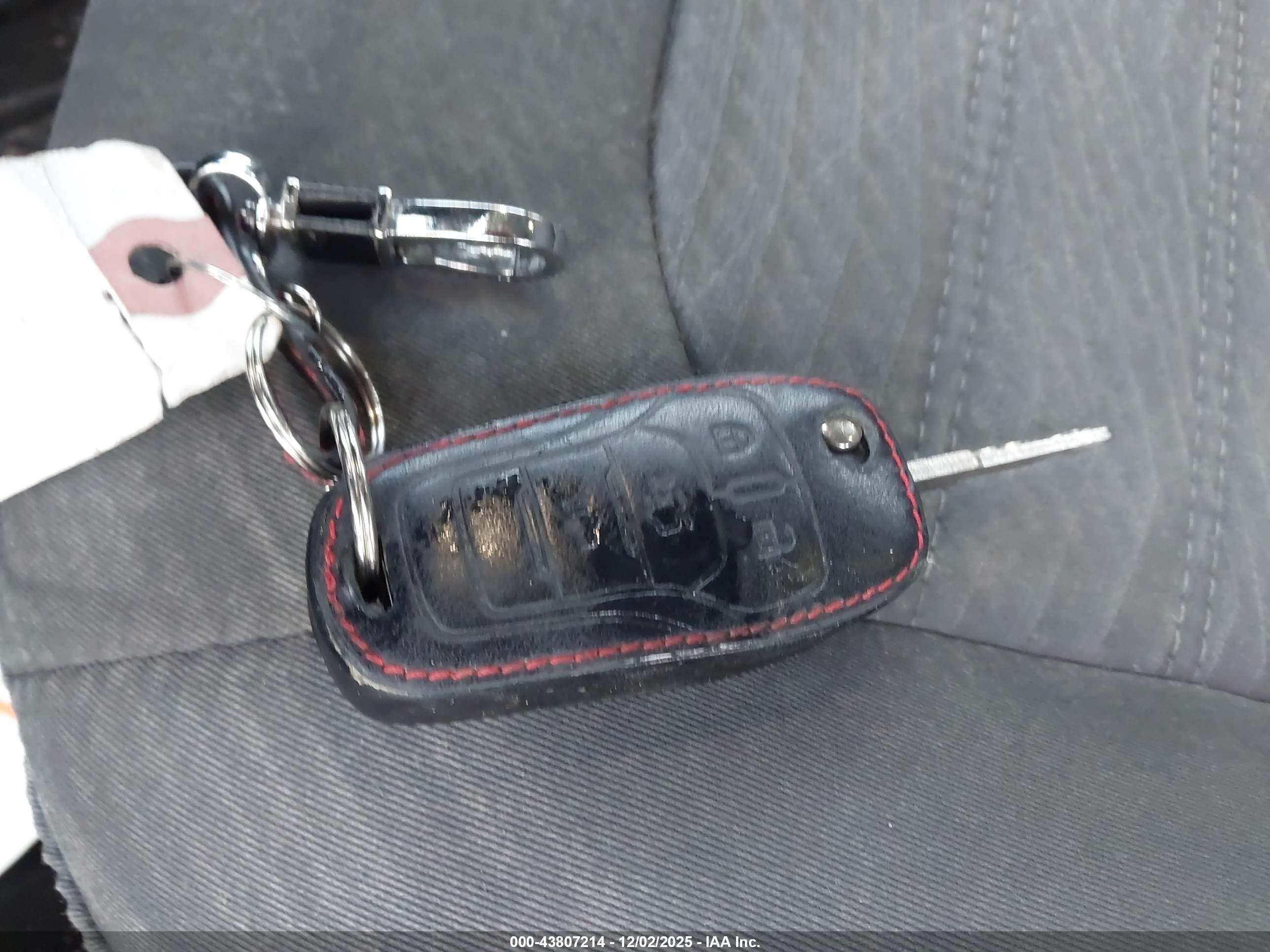 FORD FUSION image 11