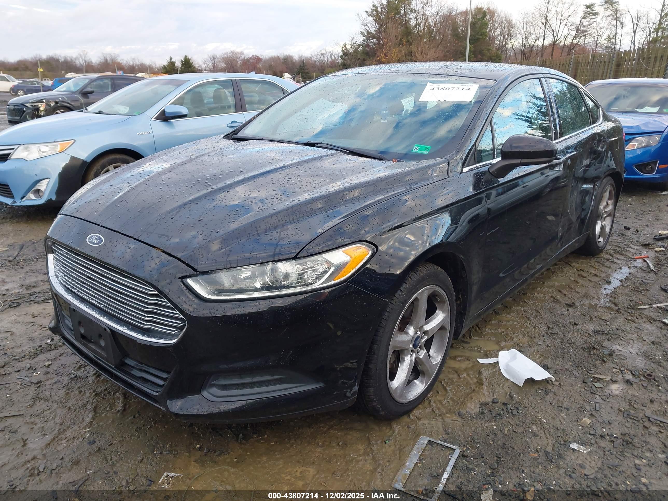 FORD FUSION image 2