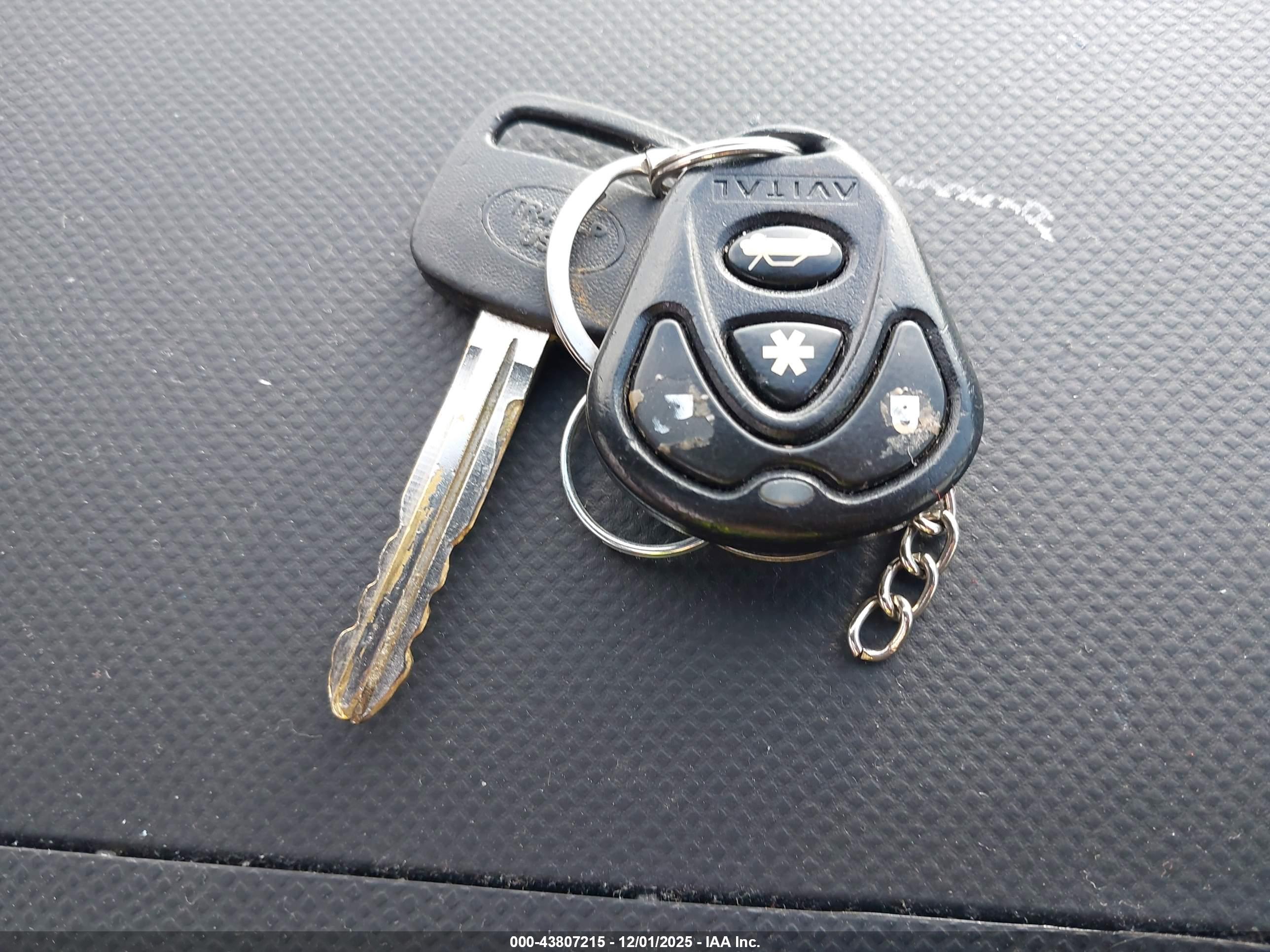 TOYOTA YARIS image 11