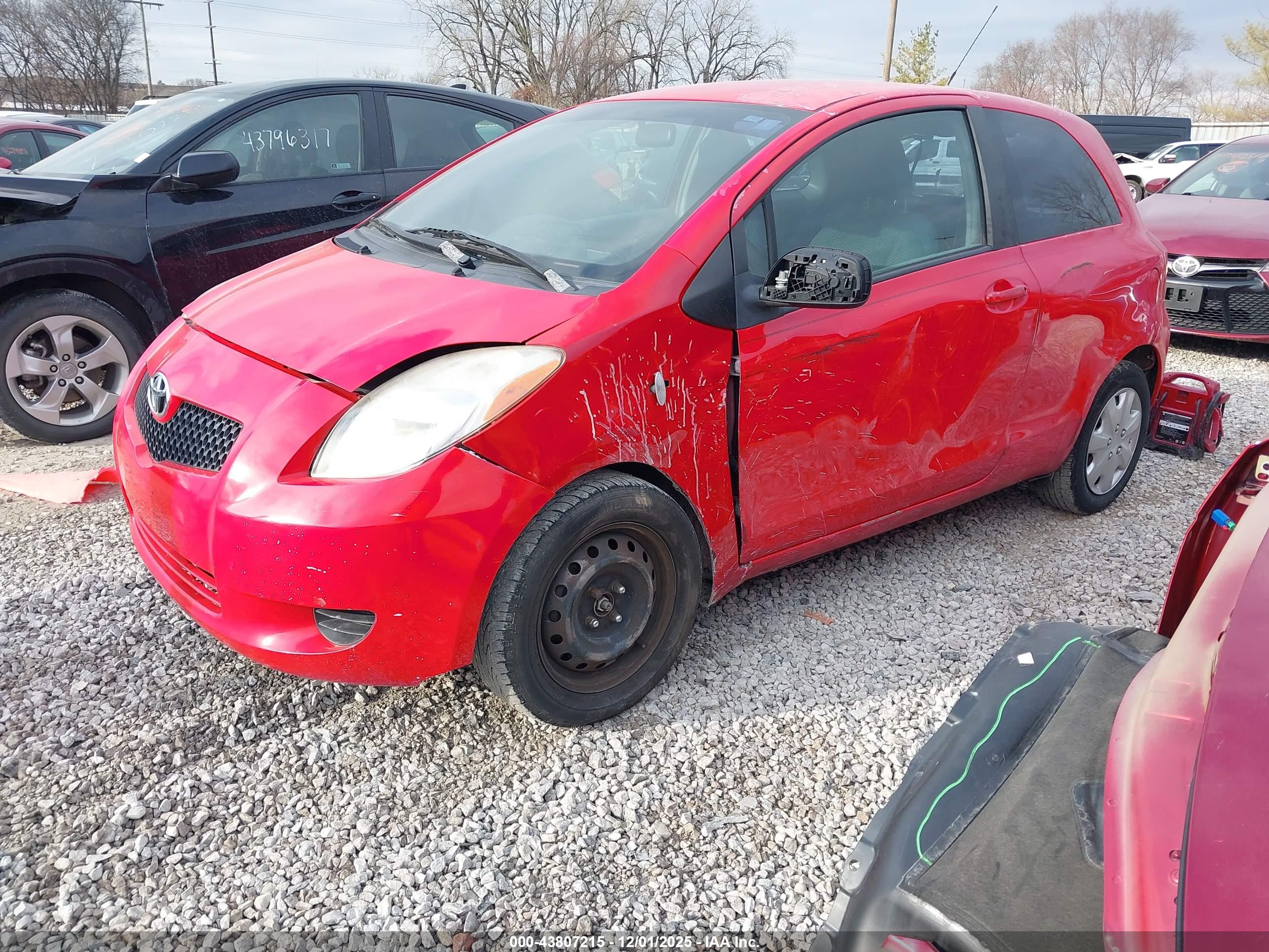 TOYOTA YARIS image 2