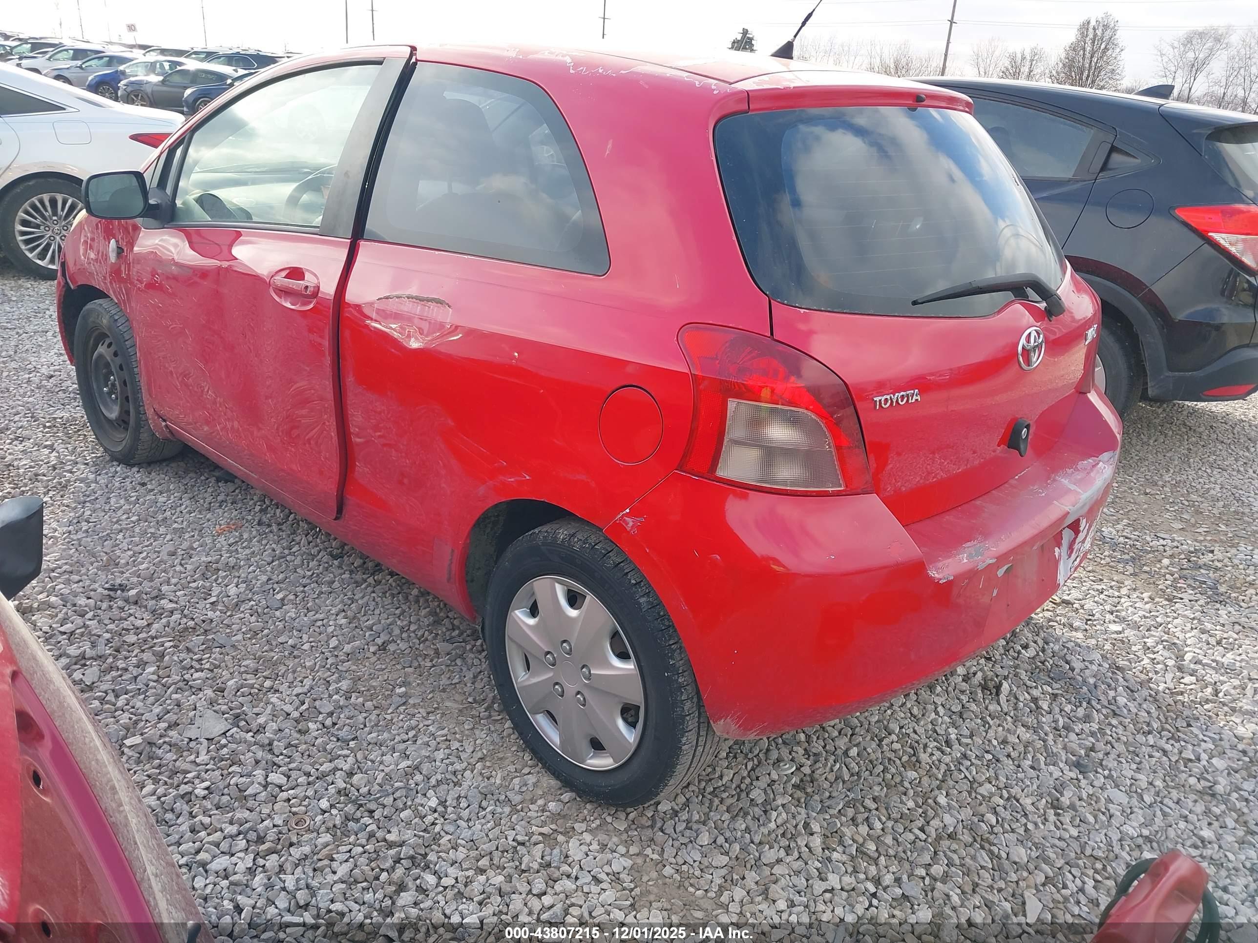 TOYOTA YARIS image 3
