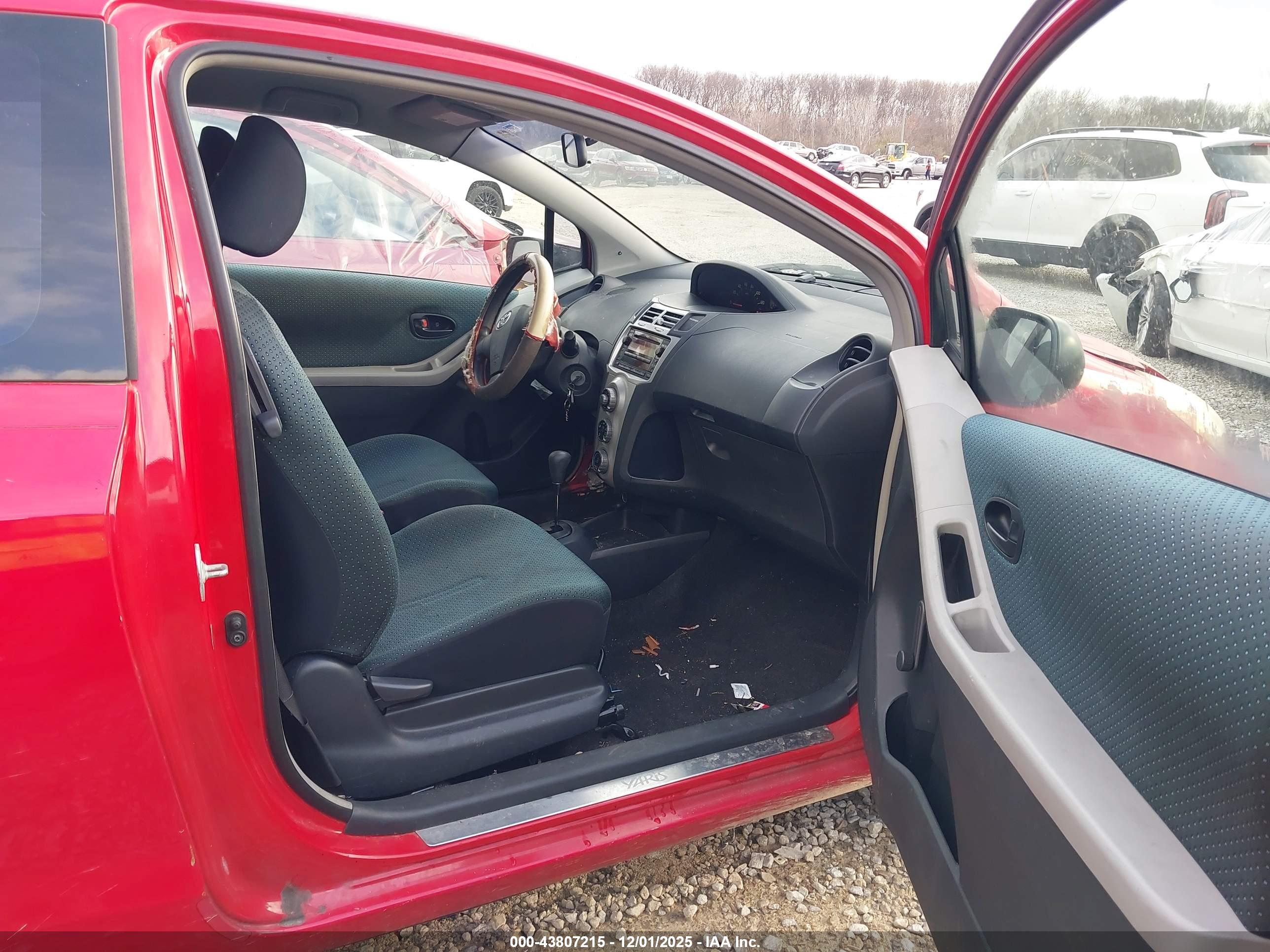 TOYOTA YARIS image 5