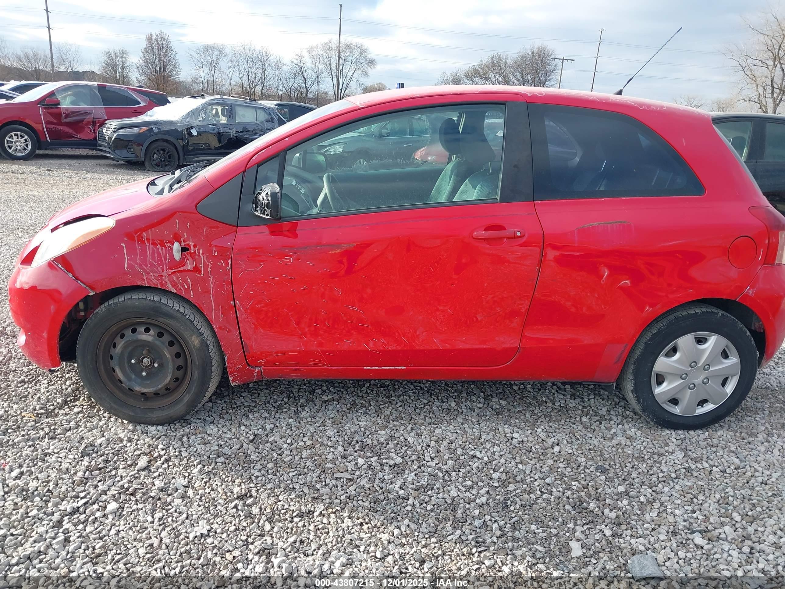 TOYOTA YARIS image 6