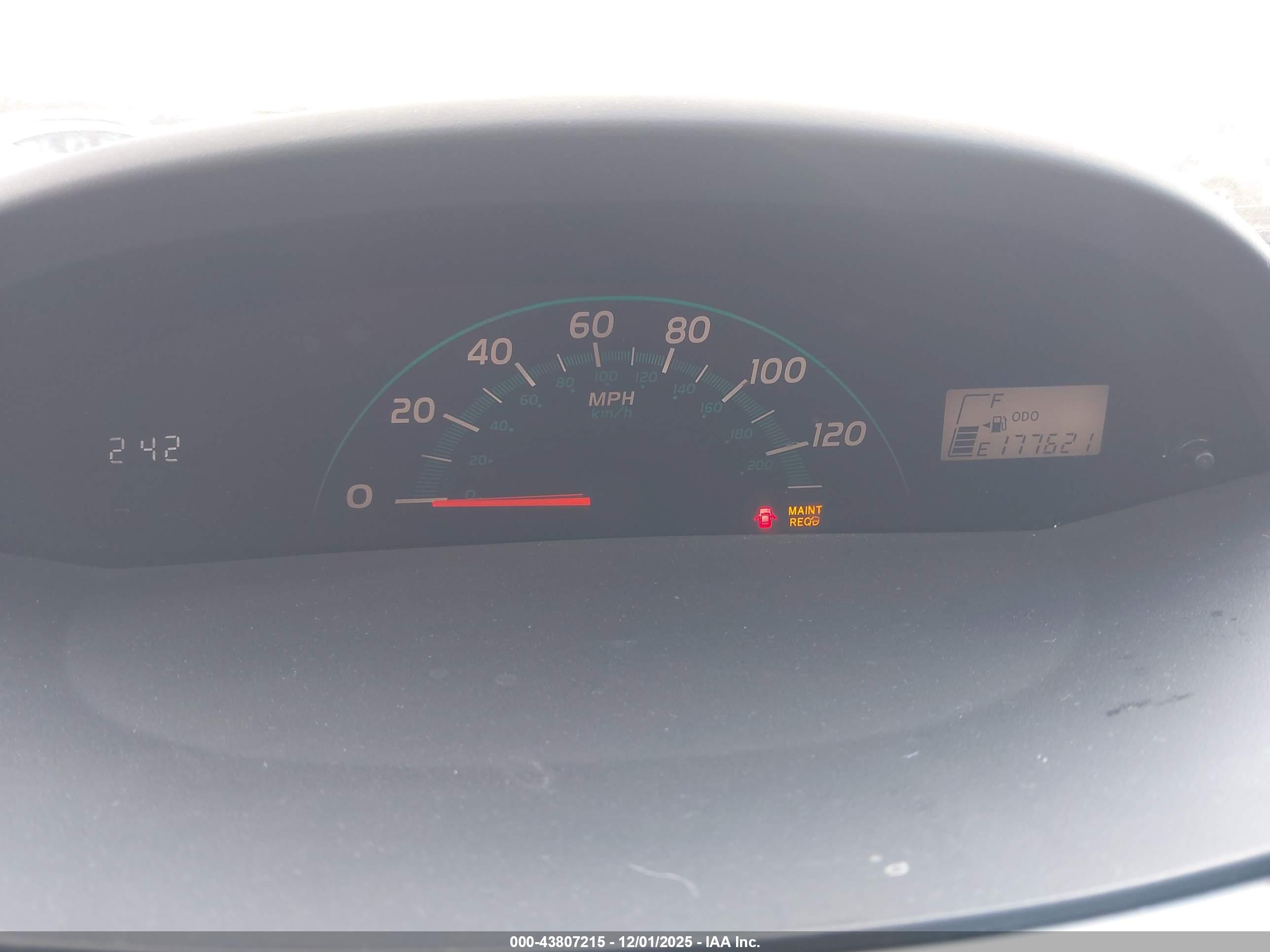 TOYOTA YARIS image 7