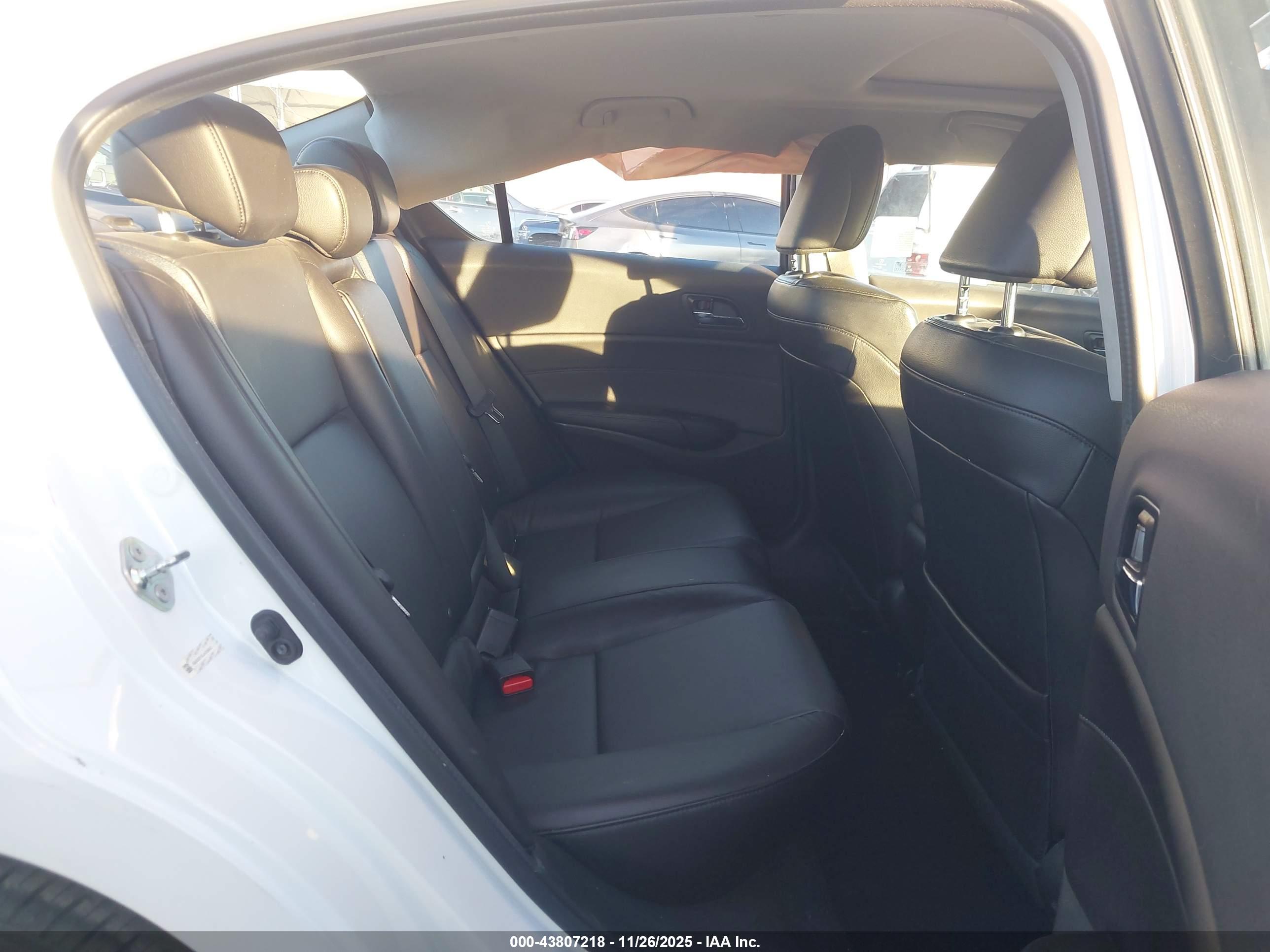 ACURA ILX image 8