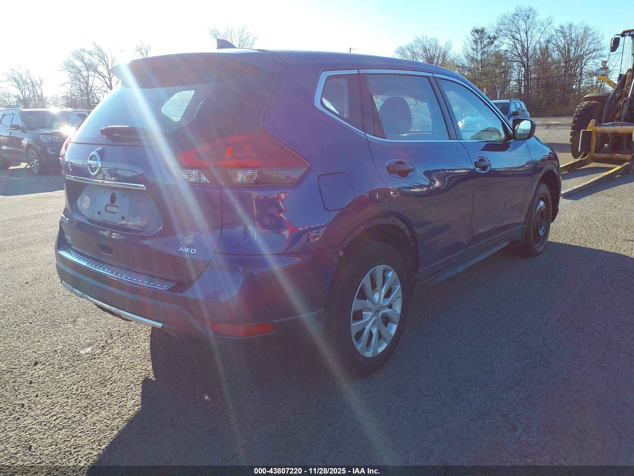 NISSAN ROGUE image 4