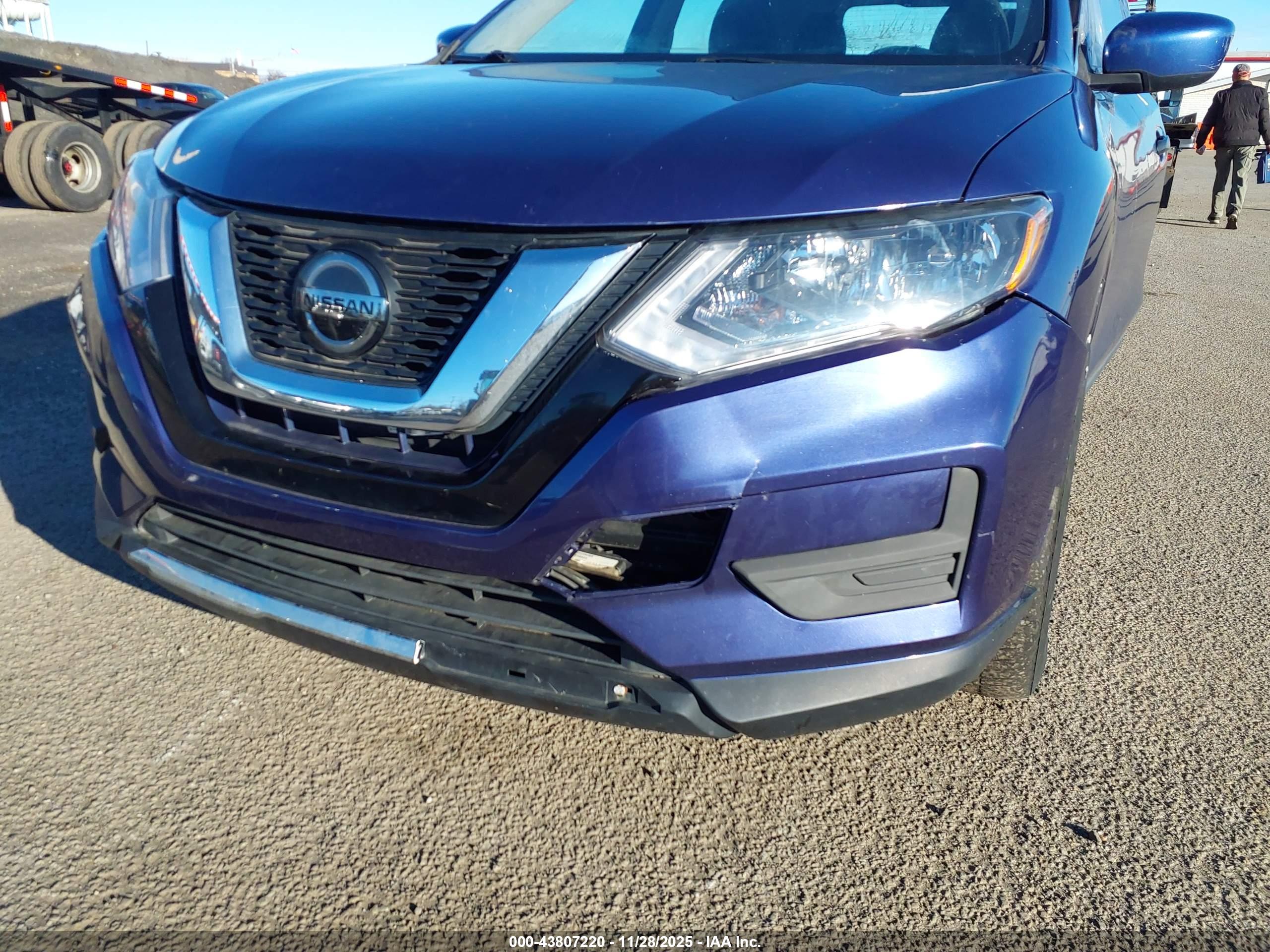 NISSAN ROGUE image 6