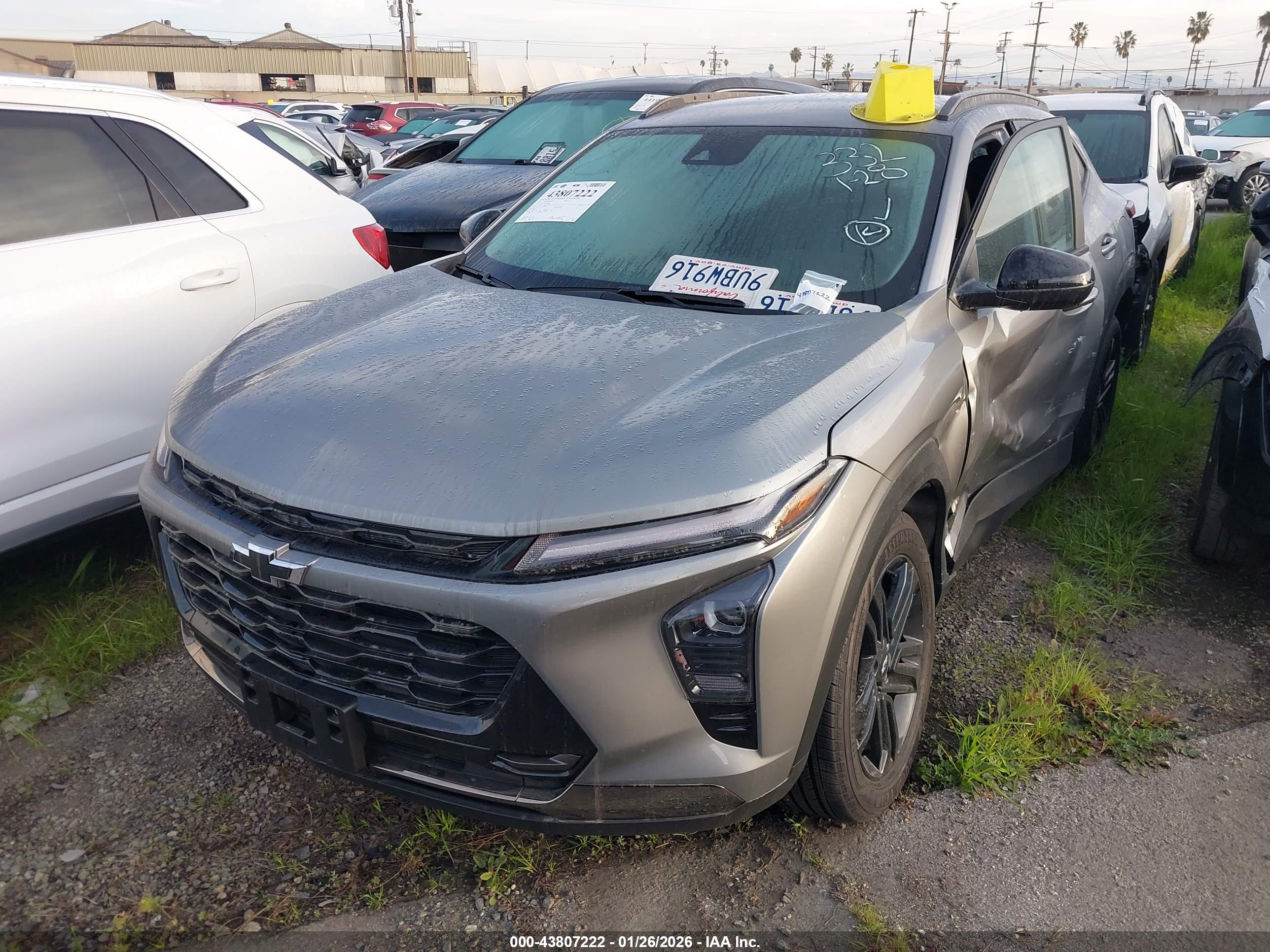 CHEVROLET TRAX image 2