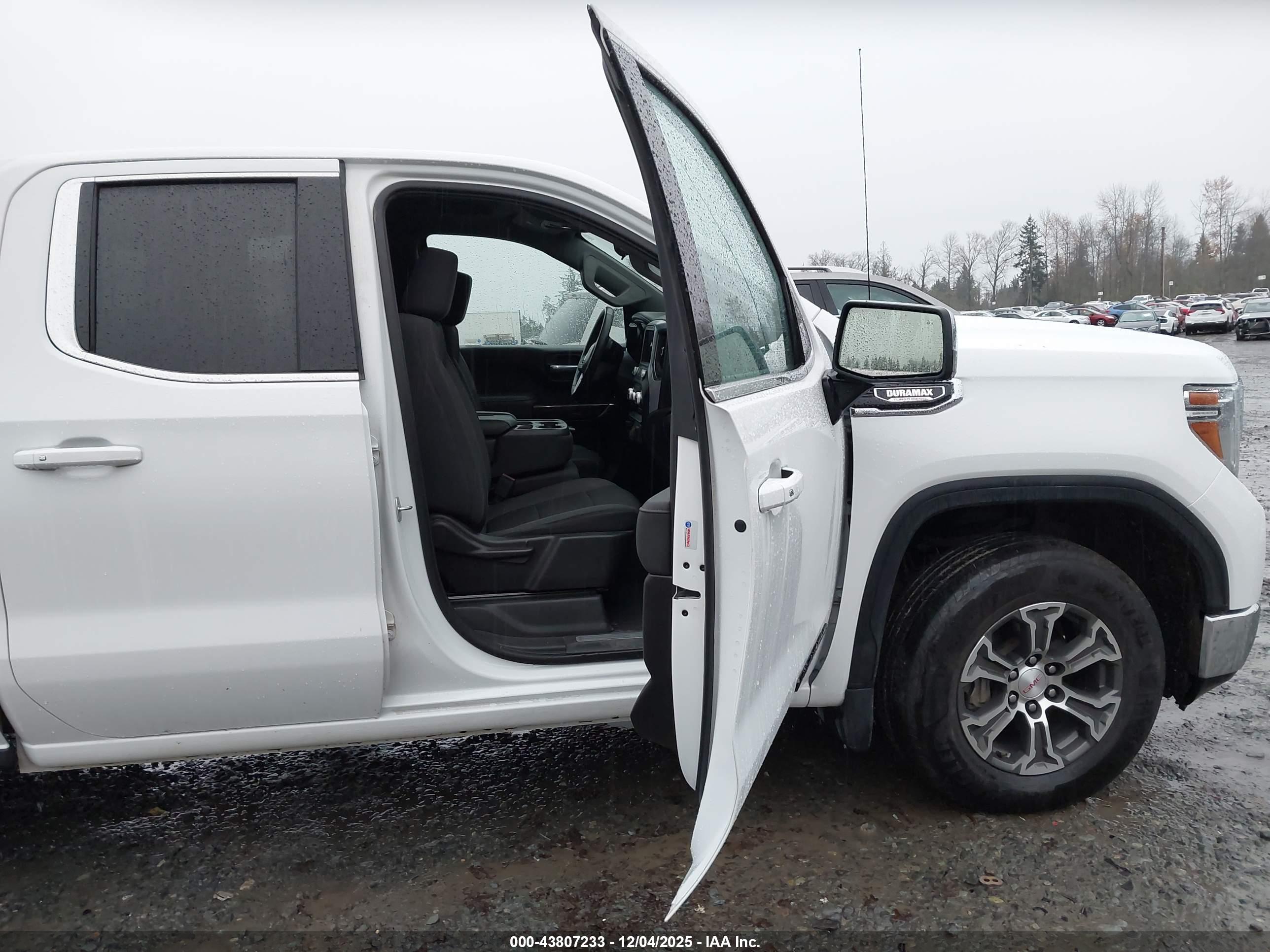 GMC SIERRA image 5