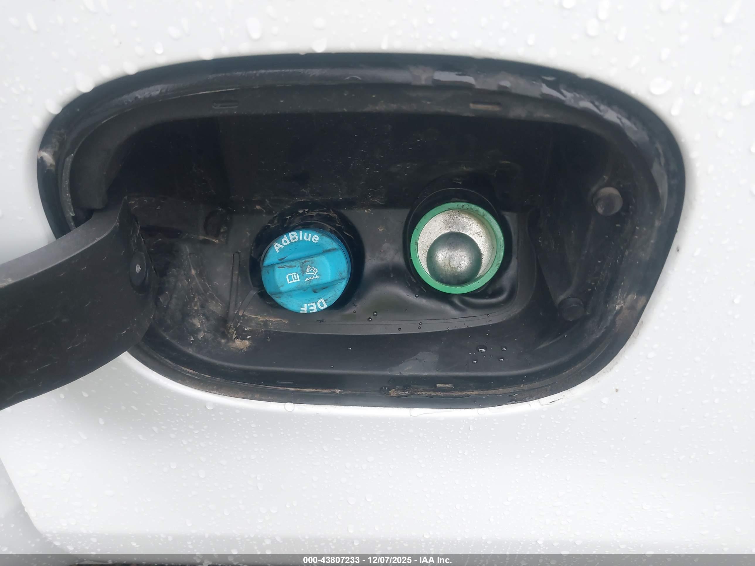 GMC SIERRA image 6