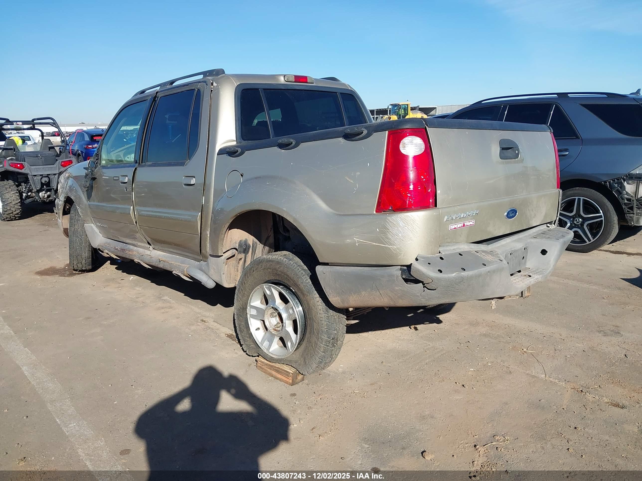FORD EXPLORER image 3