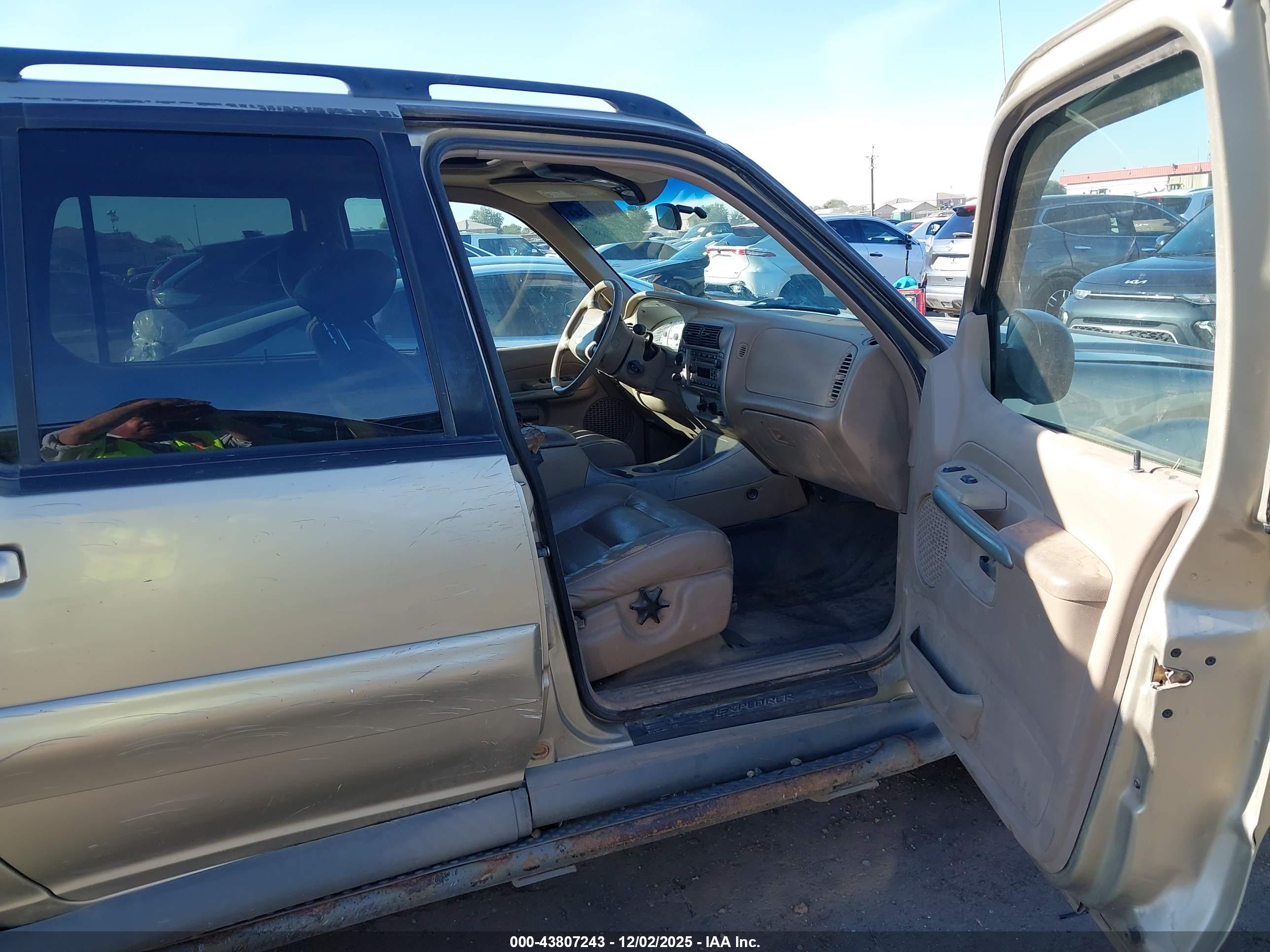 FORD EXPLORER image 5