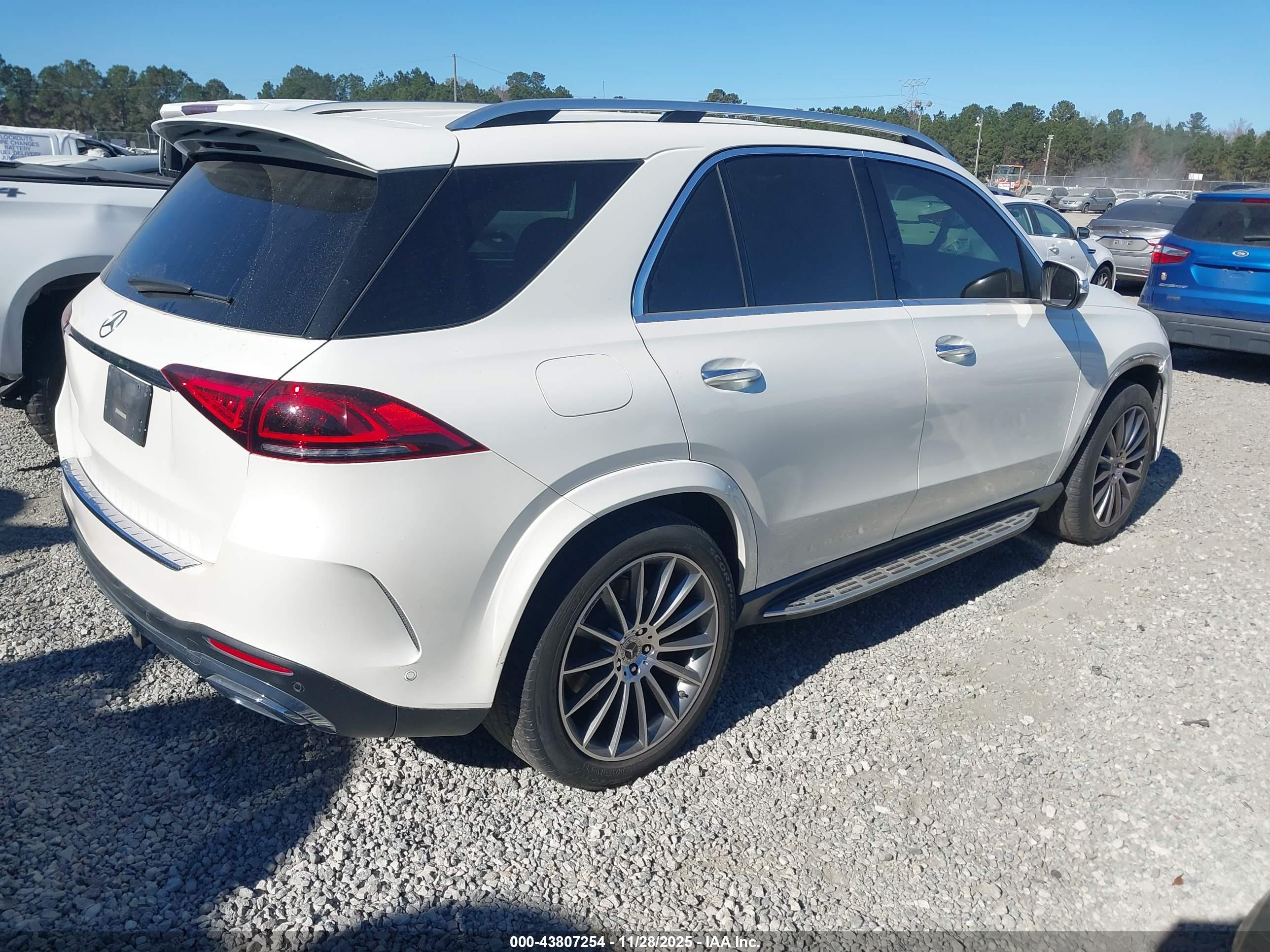 MERCEDES-BENZ GLE image 4