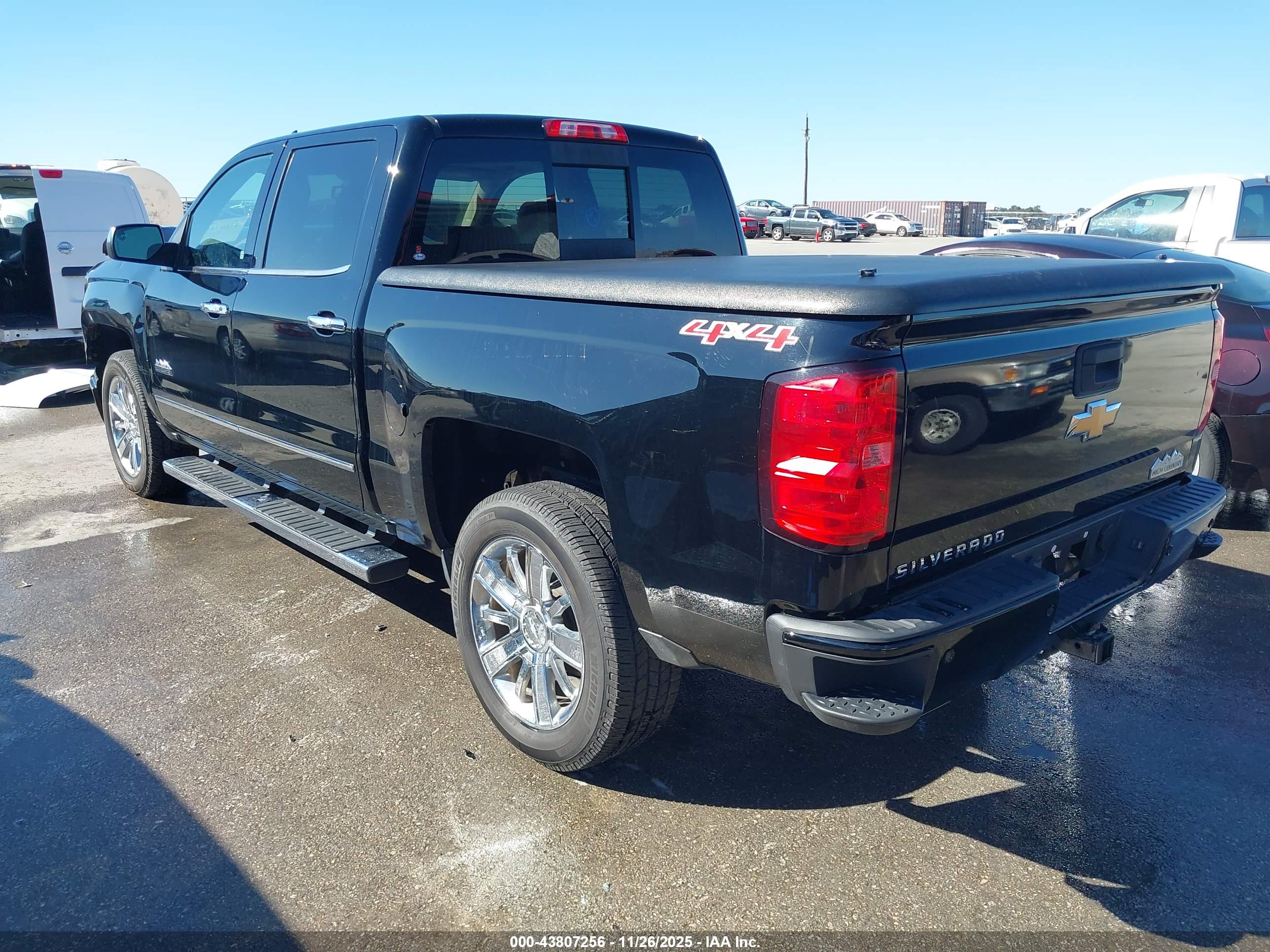 CHEVROLET SILVERADO image 3