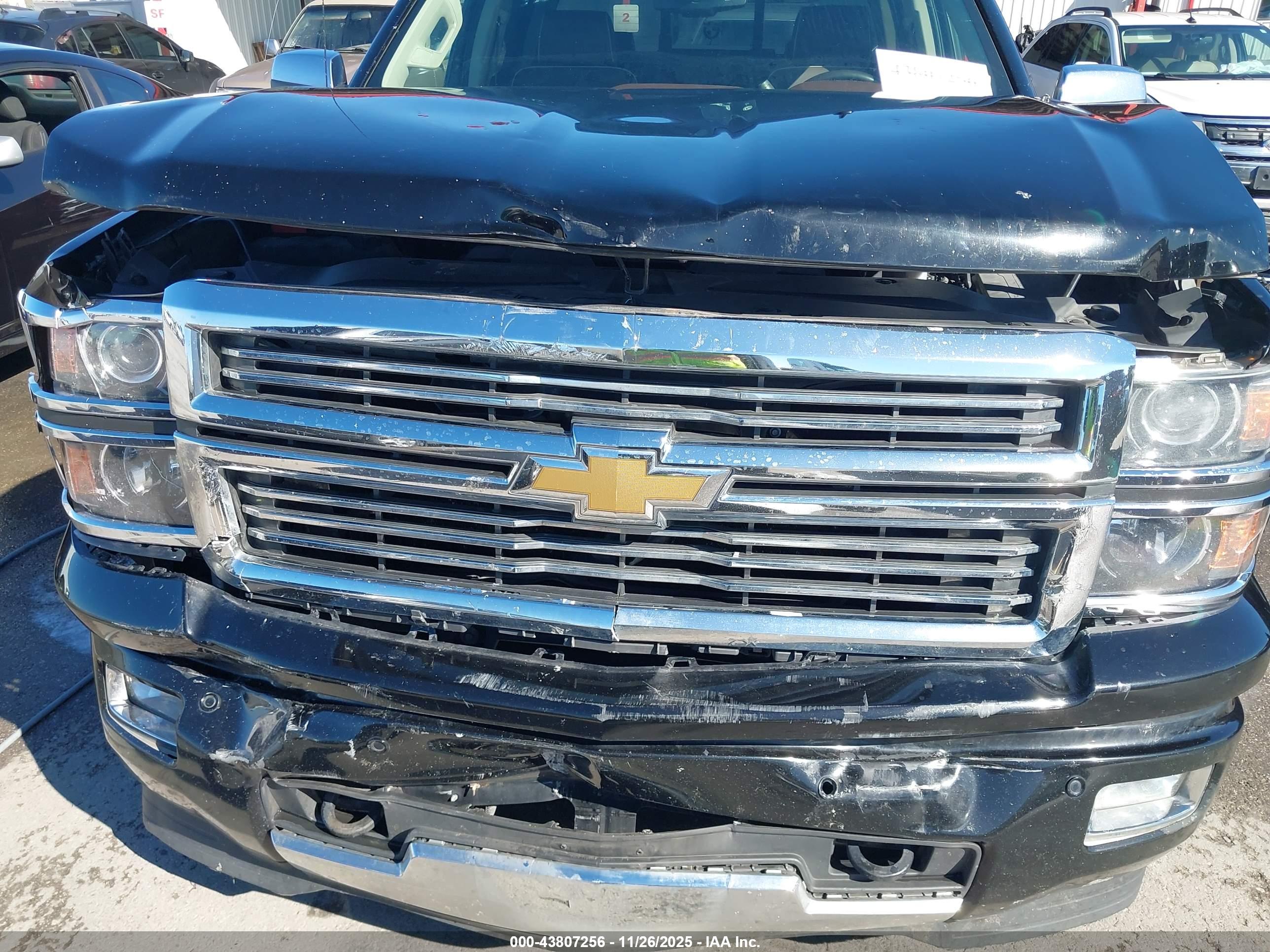 CHEVROLET SILVERADO image 6