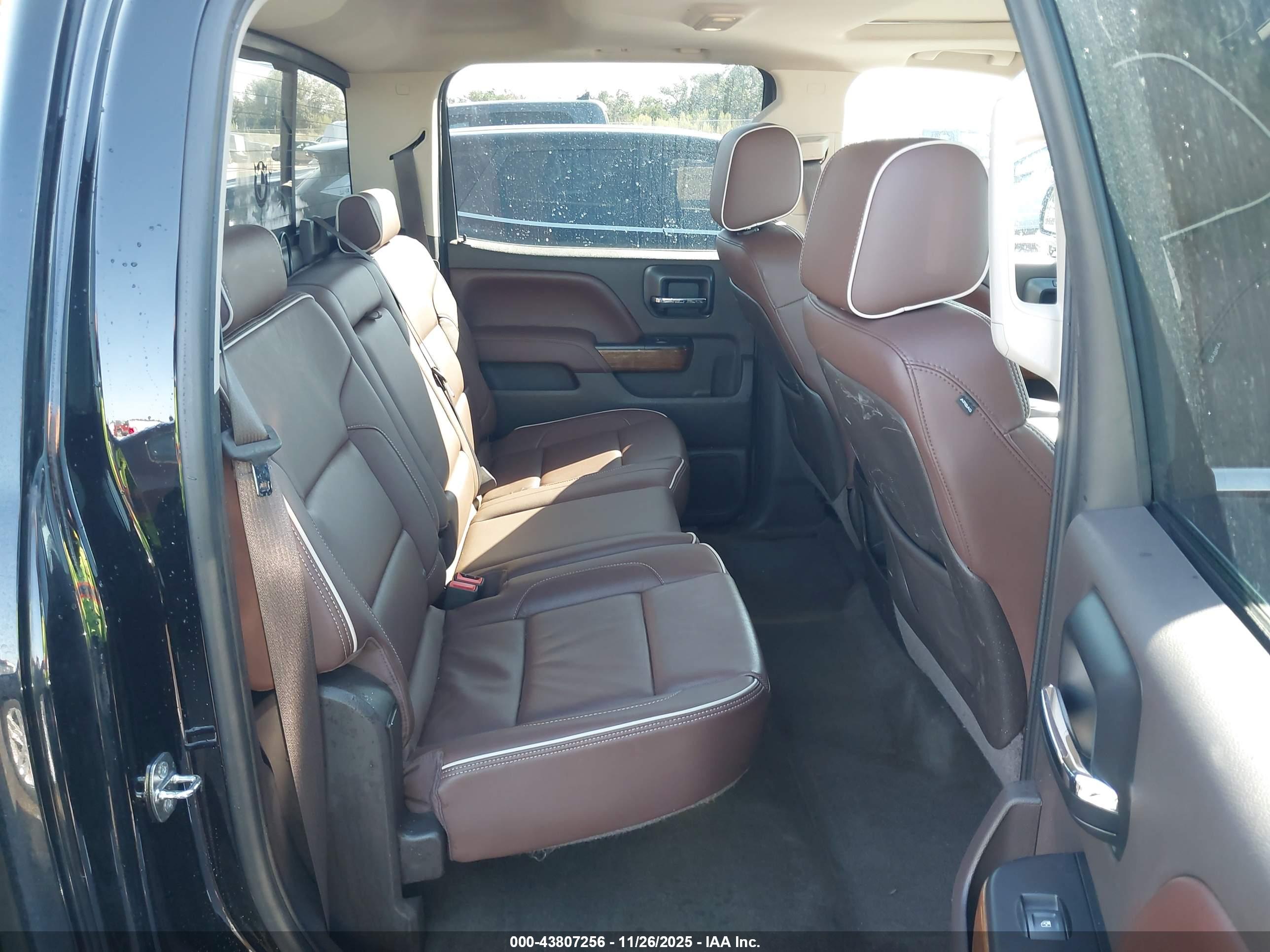 CHEVROLET SILVERADO image 8