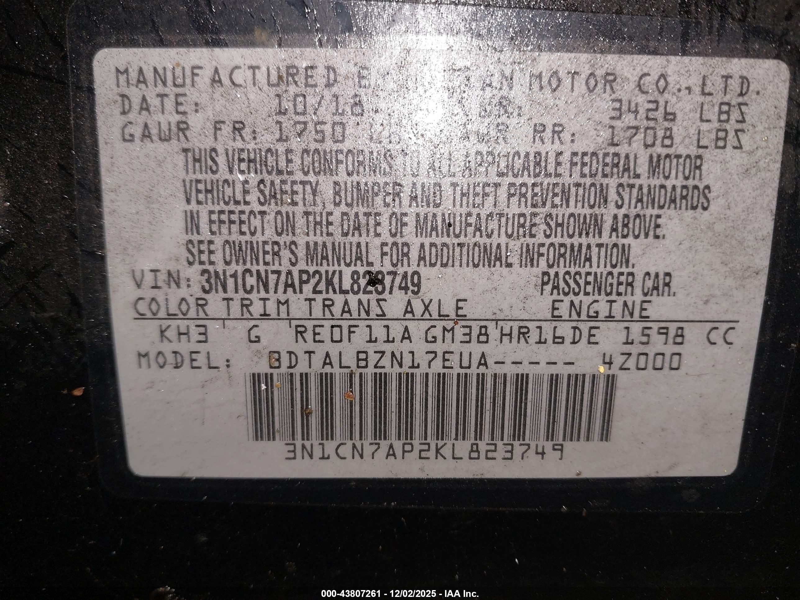 NISSAN VERSA image 9