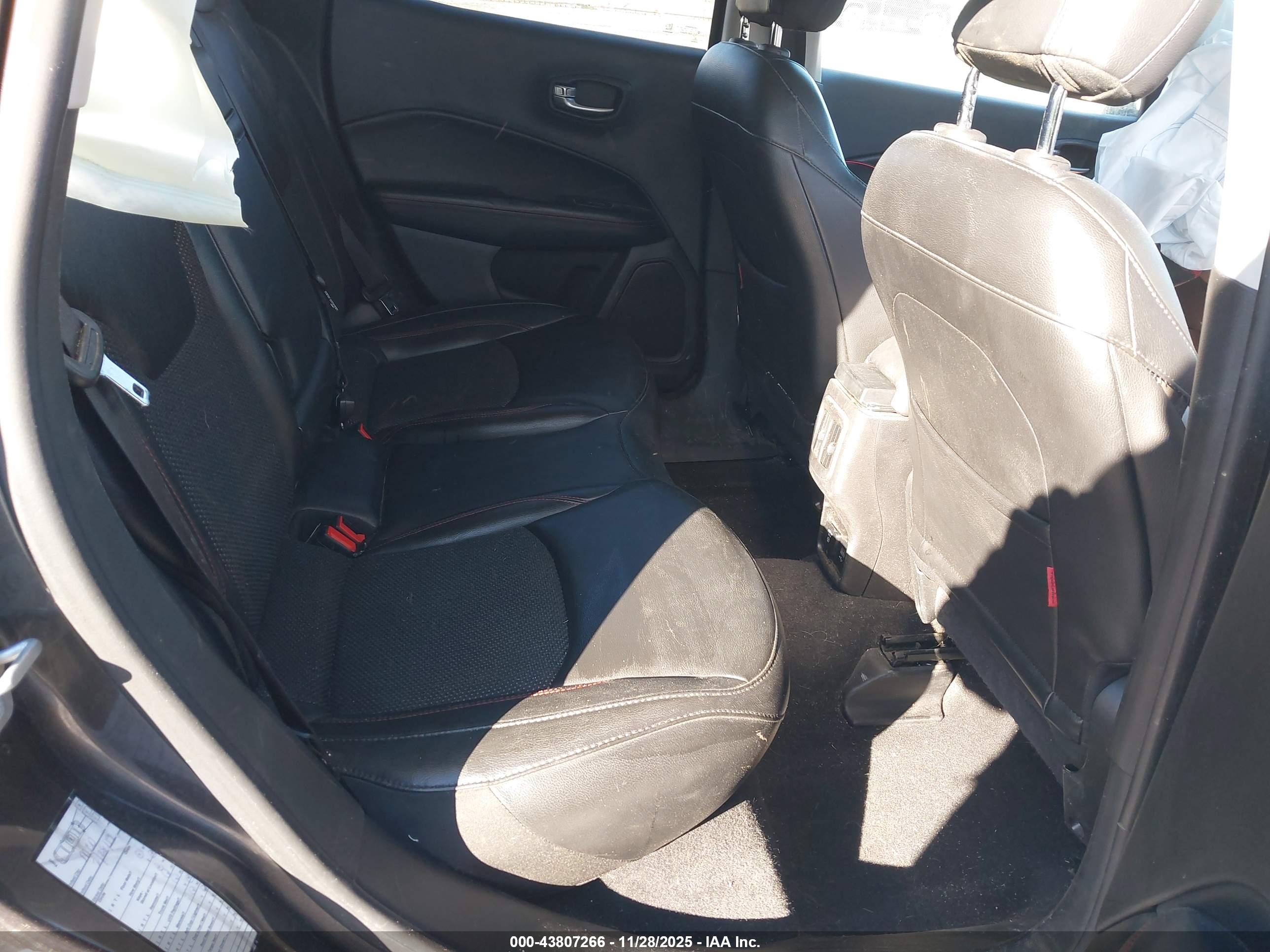 JEEP COMPASS image 8