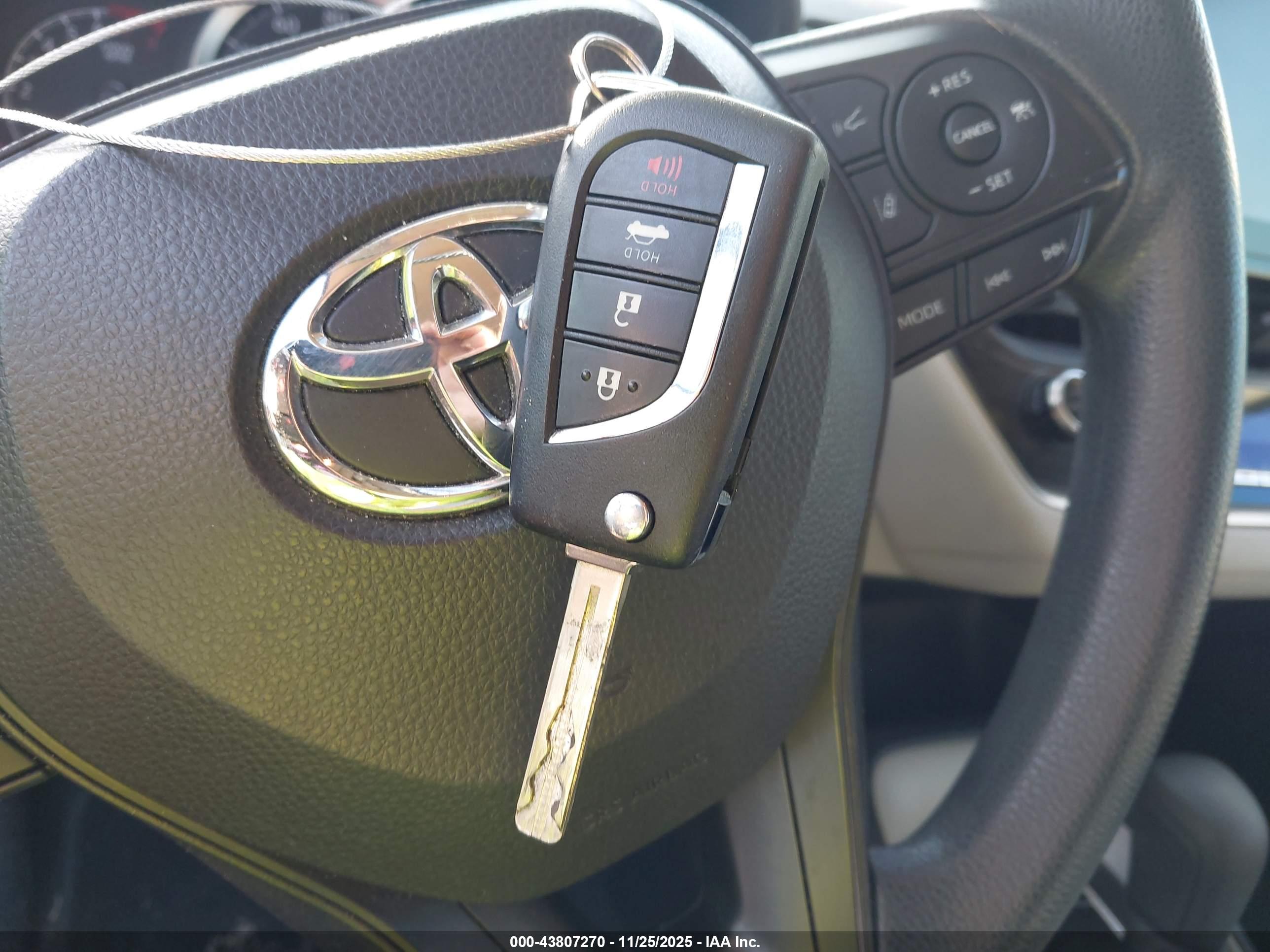 TOYOTA COROLLA image 11