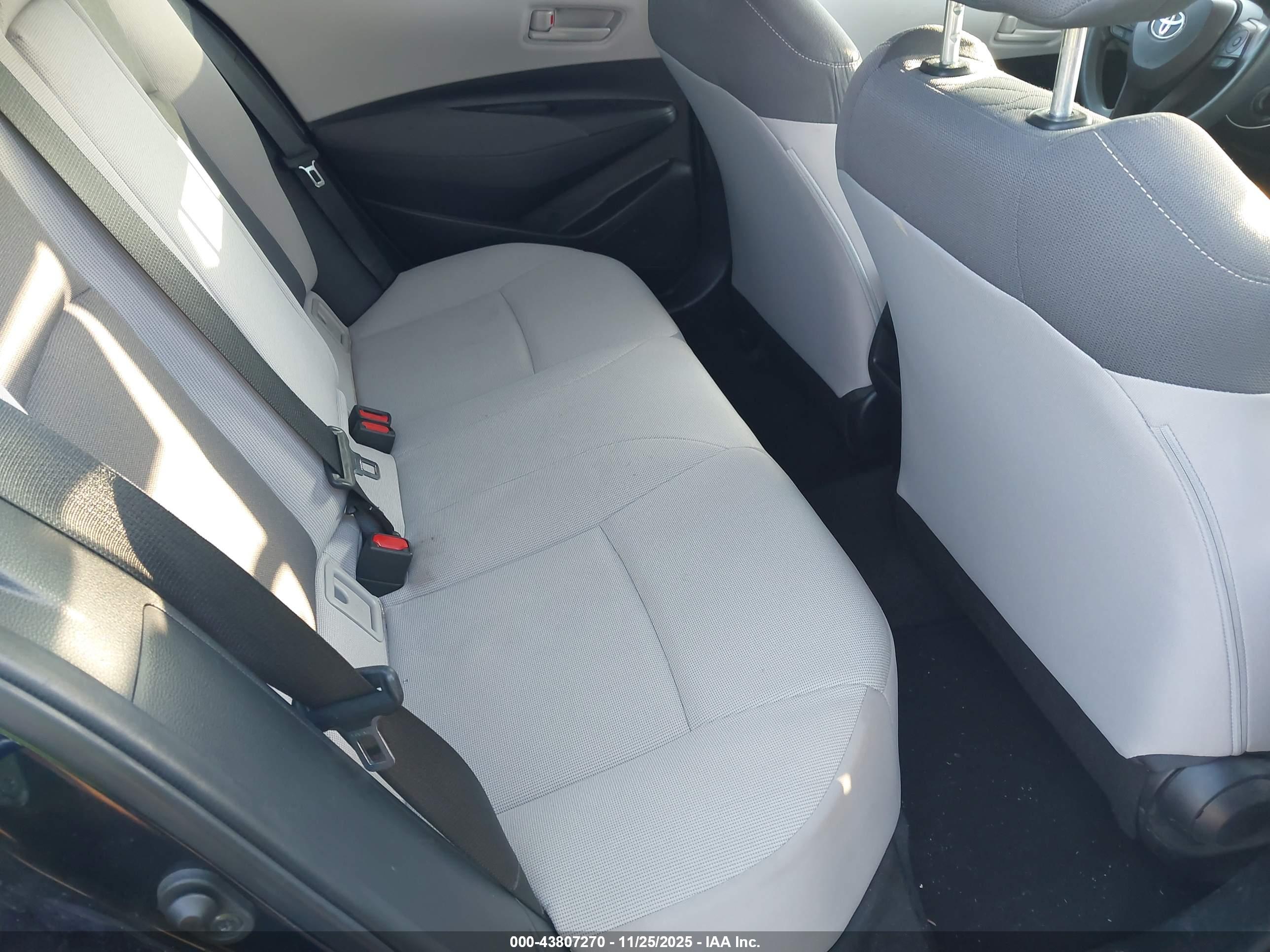 TOYOTA COROLLA image 8
